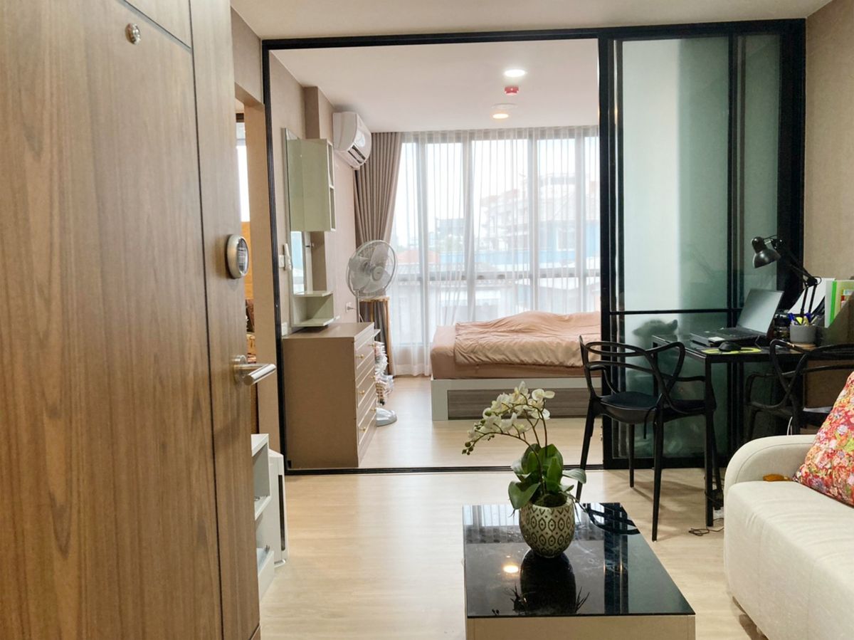 ให้เช่าคอนโดสาทร นราธิวาส : เช่า RR426 The Cube Urban สาทร-จันทน์ ห้องสวย เฟอร์นิเจอร์ครบครัน สามารถเดินทางไปรถไฟฟ้า BTS สุรศักดิ์