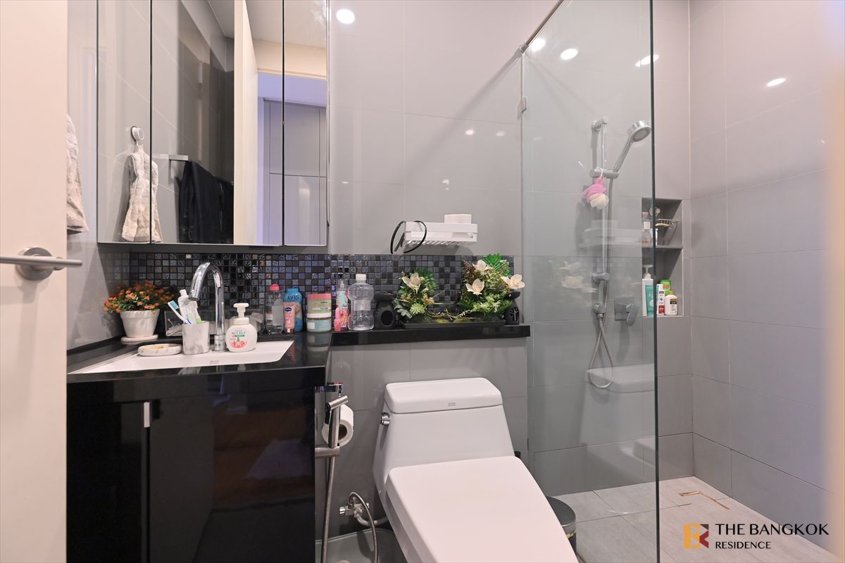 For SaleCondoLadprao, Central Ladprao : 🏙️ Stylish high-floor unit at M Ladprao 🐾 Pet-friendly, near BTS Ha Yaek Lat Phrao