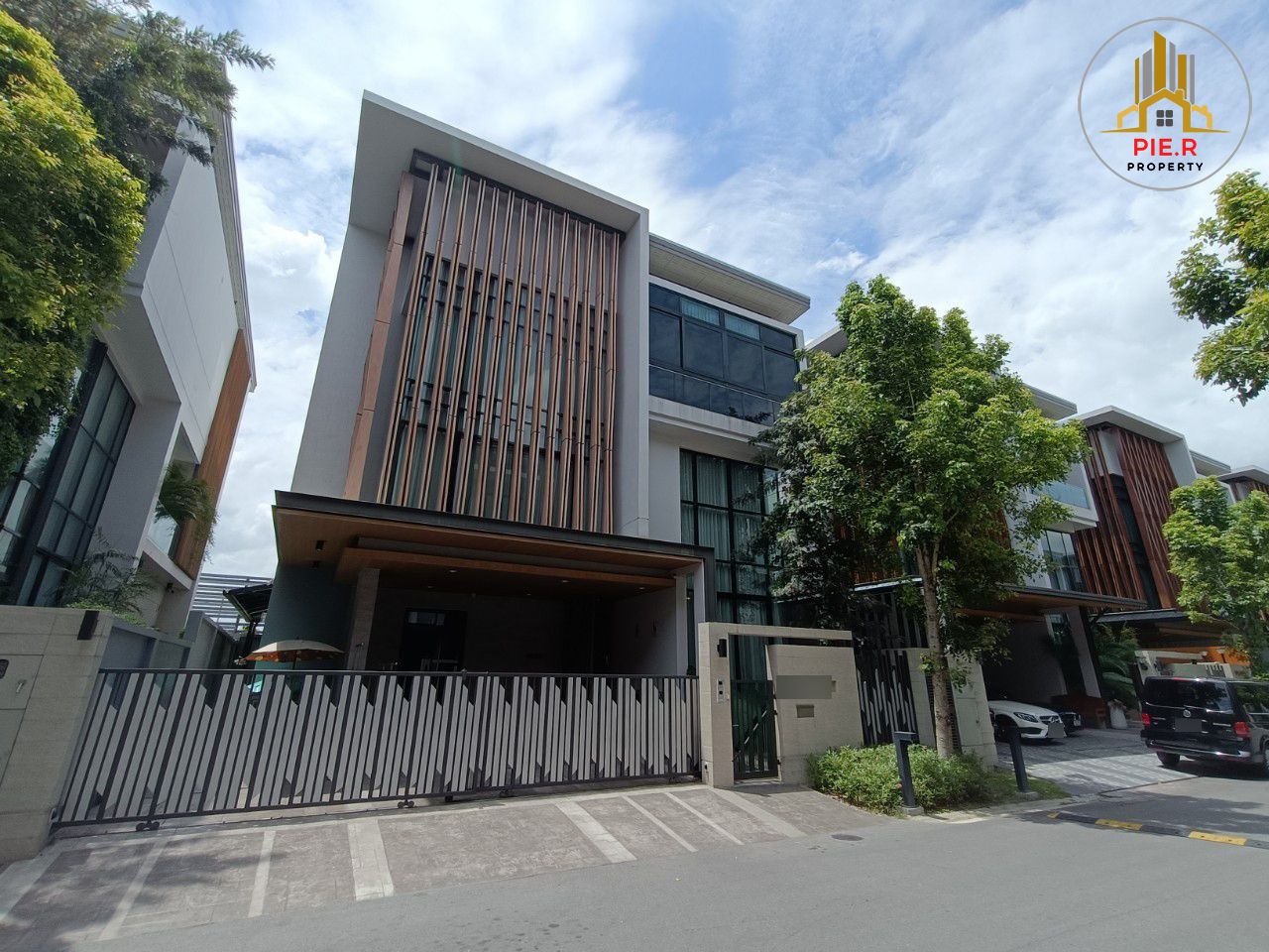 ขายบ้านพัฒนาการ ศรีนครินทร์ : Park Avenue Private พาร์ค เอเวนิว กรุงเทพกรีฑา-พระราม9 U5623458