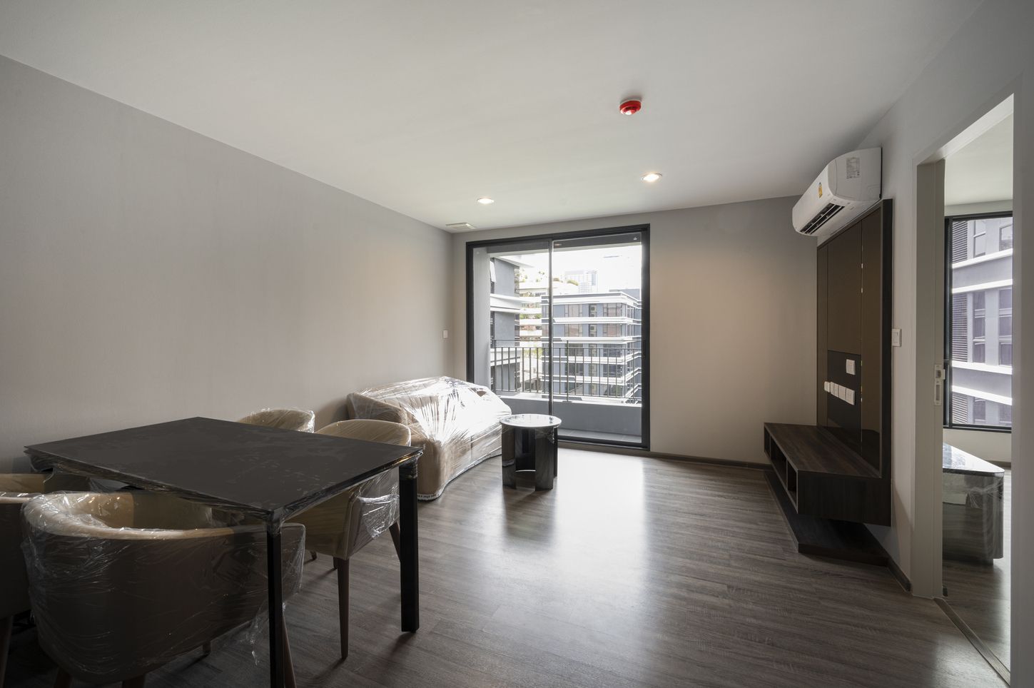 For SaleCondoSukhumvit, Asoke, Thonglor : 1 Bedroom Condo for sale at Ideo Mobi Sukhumvit 40  U5563683