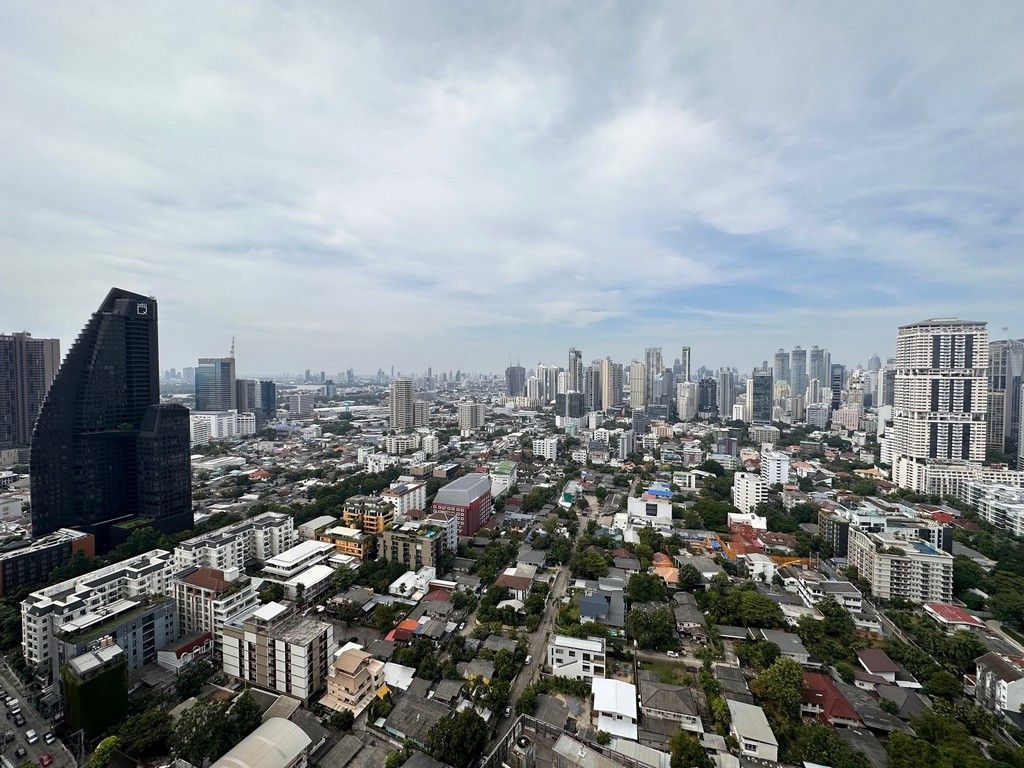 ขายคอนโดสุขุมวิท อโศก ทองหล่อ : ขาย คอนโด 1 ห้องนอน ในโครงการ High-end 1-bedroom condo for sale connected to Thonglor BTS station [ABKK29934] U1710222