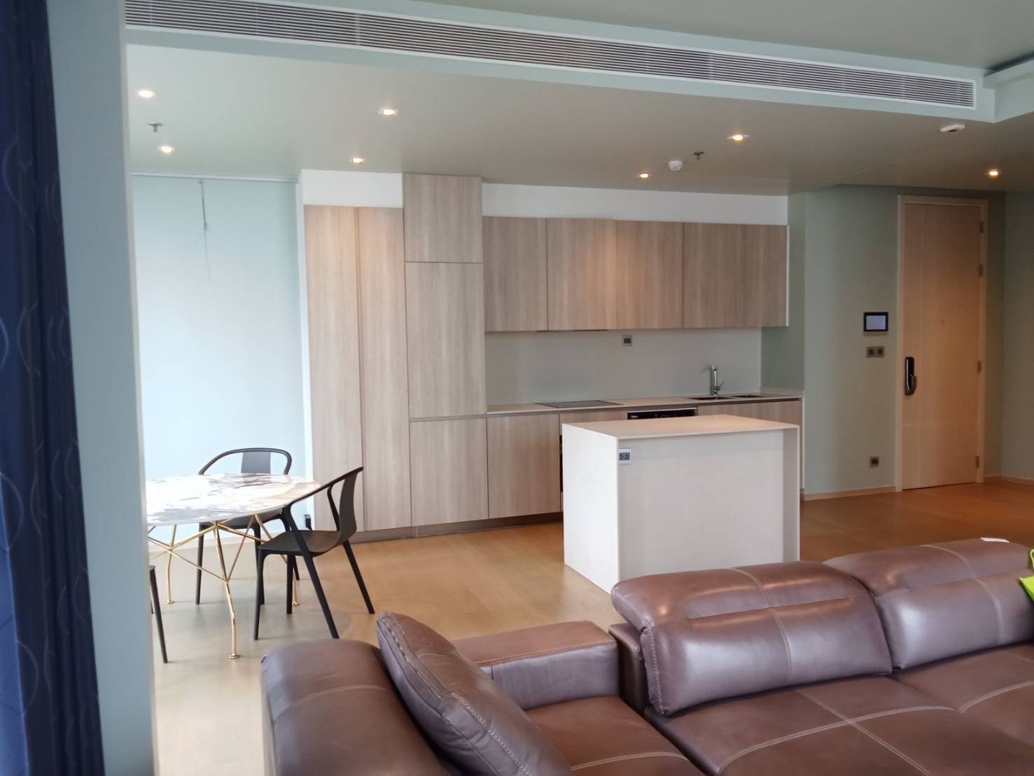 For SaleCondoSukhumvit, Asoke, Thonglor : 2 Bedroom Condo for sale at The Strand Thonglor  U5612946