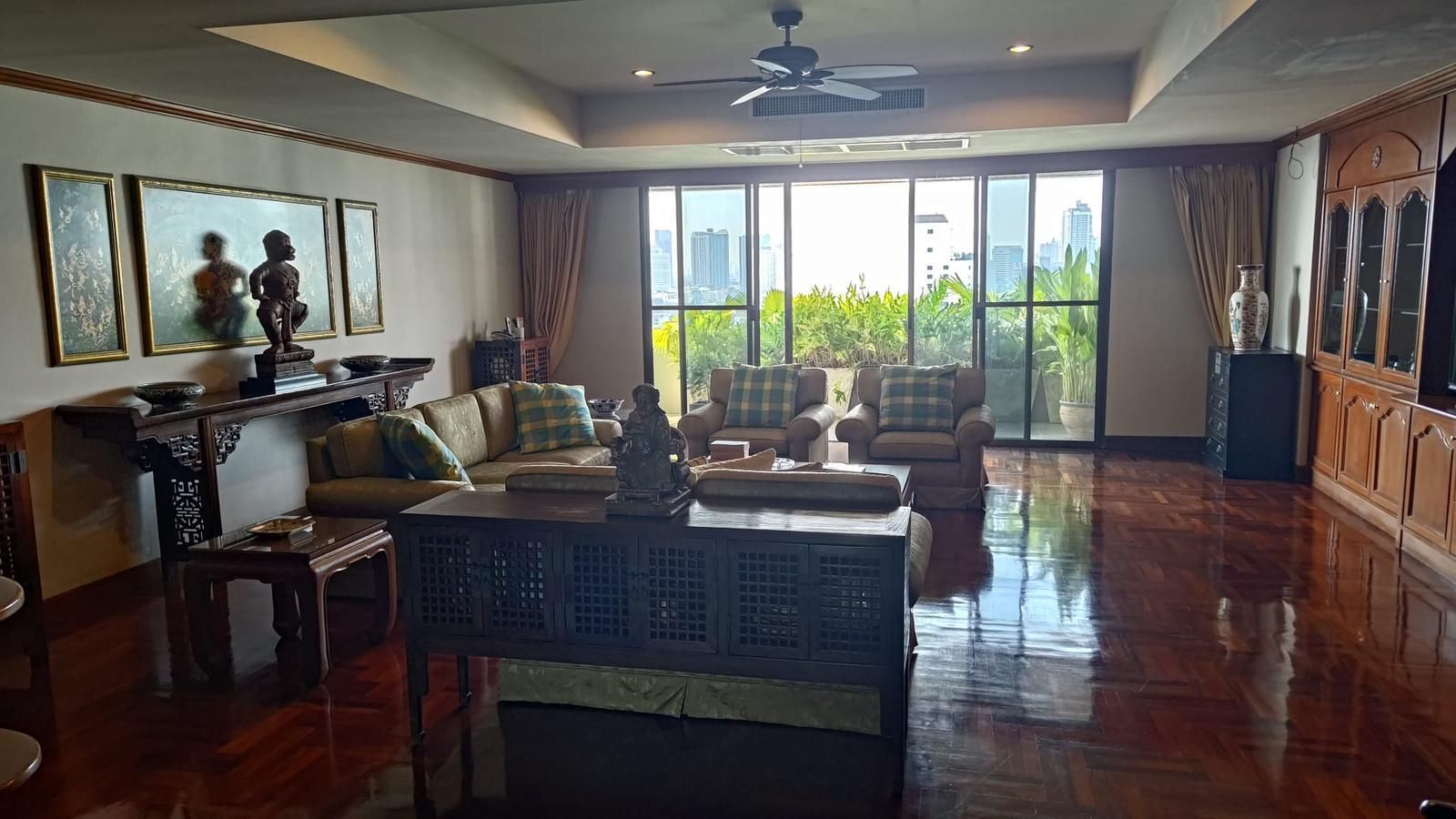 For SaleCondoSukhumvit, Asoke, Thonglor : 3 Bedroom 3 Bathroom condo for sale U1909491