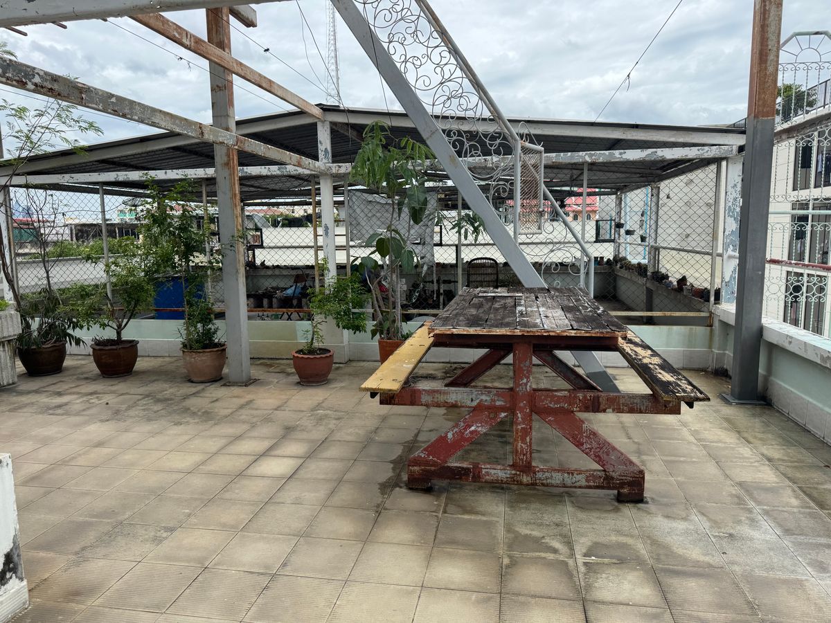 ขายกิจการโรงแรม & กิจการอพาร์ตเมนต์เยาวราช บางลำพู : ขายด่วนที่สุด ราคาดี! หอพักย่านเทเวศร์ 67.7 ตร.ว. 3 ชั้น 38 ห้อง ผู้เช่าเต็มทุกห้อง ด้านบนมีโซล่าเซลล์