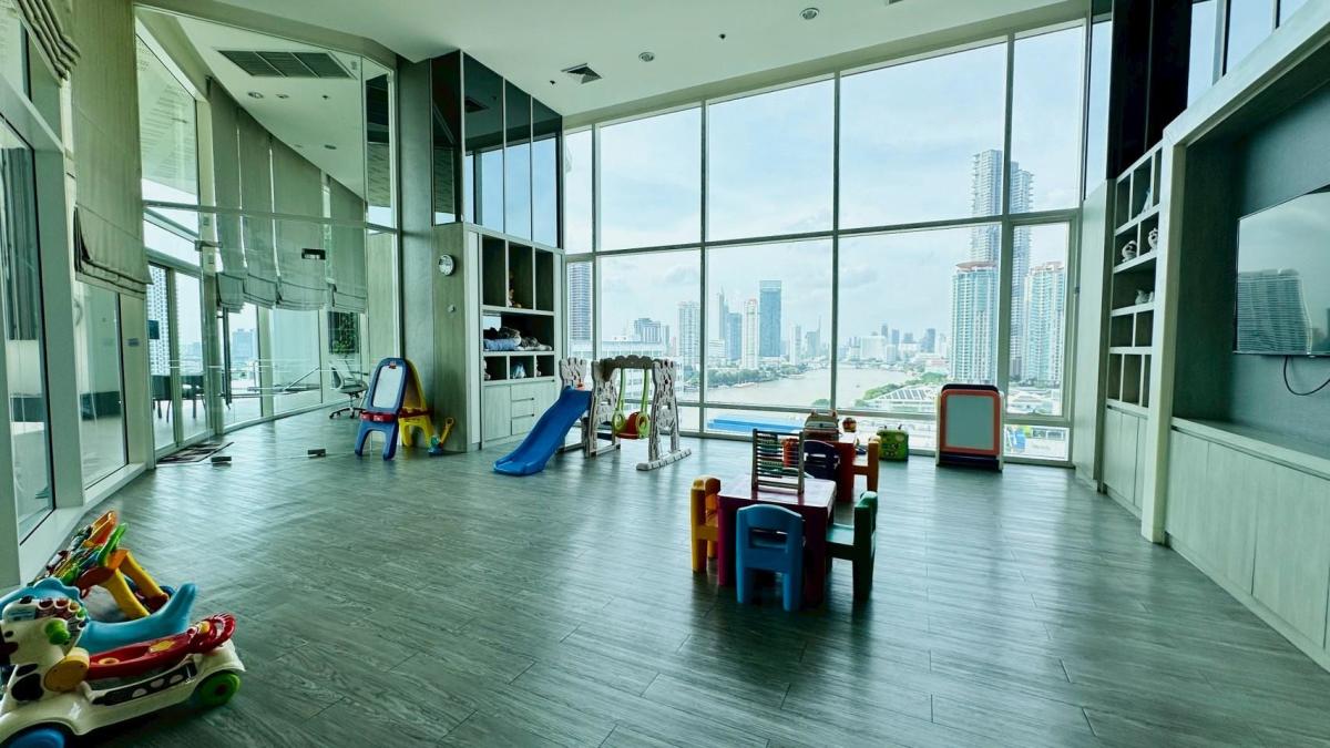 For RentCondoSathorn, Narathiwat : 🔥For urgent rent🔥Menam Residences, approximately 300 meters from Asiatique, near CBD areas such as Sathorn, only 3 kilometers, ready to move in immediately.