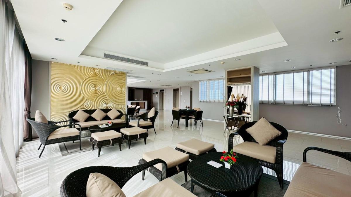 For RentCondoSathorn, Narathiwat : 🔥For urgent rent🔥Menam Residences, approximately 300 meters from Asiatique, near CBD areas such as Sathorn, only 3 kilometers, ready to move in immediately.