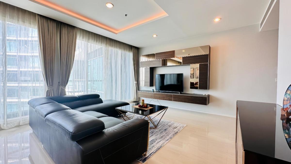 For RentCondoSathorn, Narathiwat : 🔥For urgent rent🔥Menam Residences, approximately 300 meters from Asiatique, near CBD areas such as Sathorn, only 3 kilometers, ready to move in immediately.