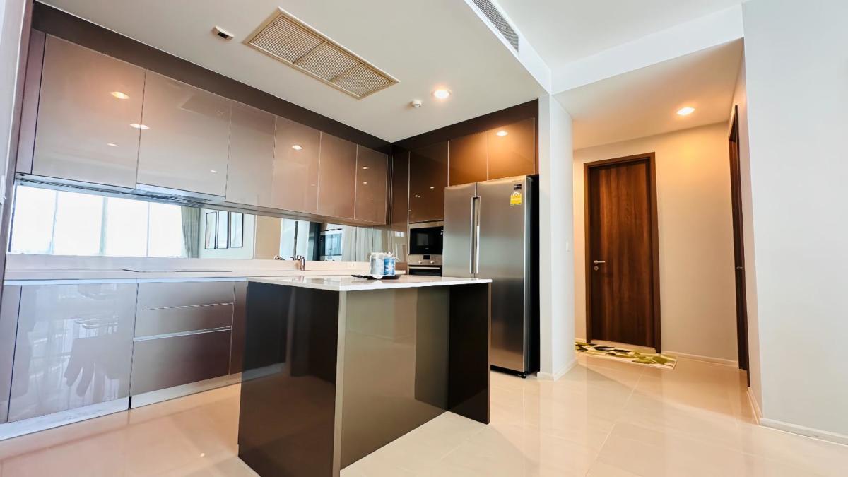 For RentCondoSathorn, Narathiwat : 🔥For urgent rent🔥Menam Residences, approximately 300 meters from Asiatique, near CBD areas such as Sathorn, only 3 kilometers, ready to move in immediately.
