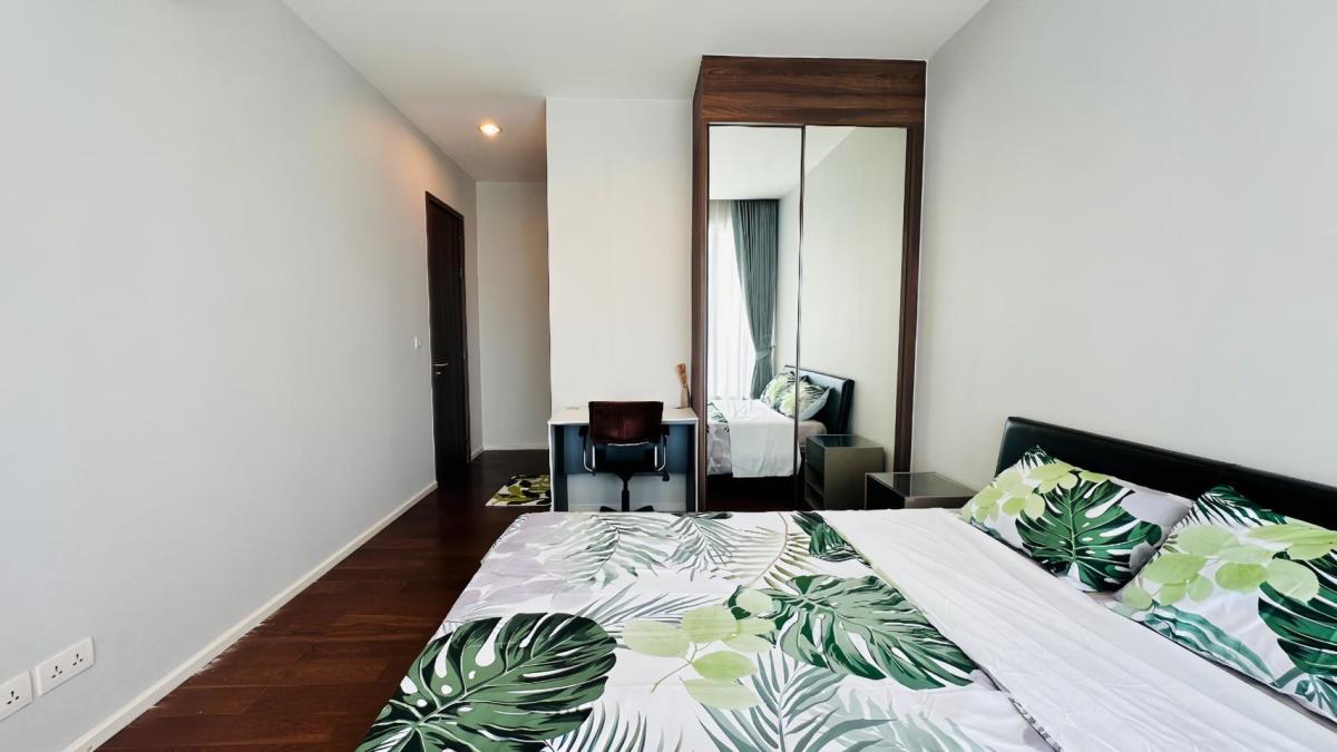 For RentCondoSathorn, Narathiwat : 🔥For urgent rent🔥Menam Residences, approximately 300 meters from Asiatique, near CBD areas such as Sathorn, only 3 kilometers, ready to move in immediately.