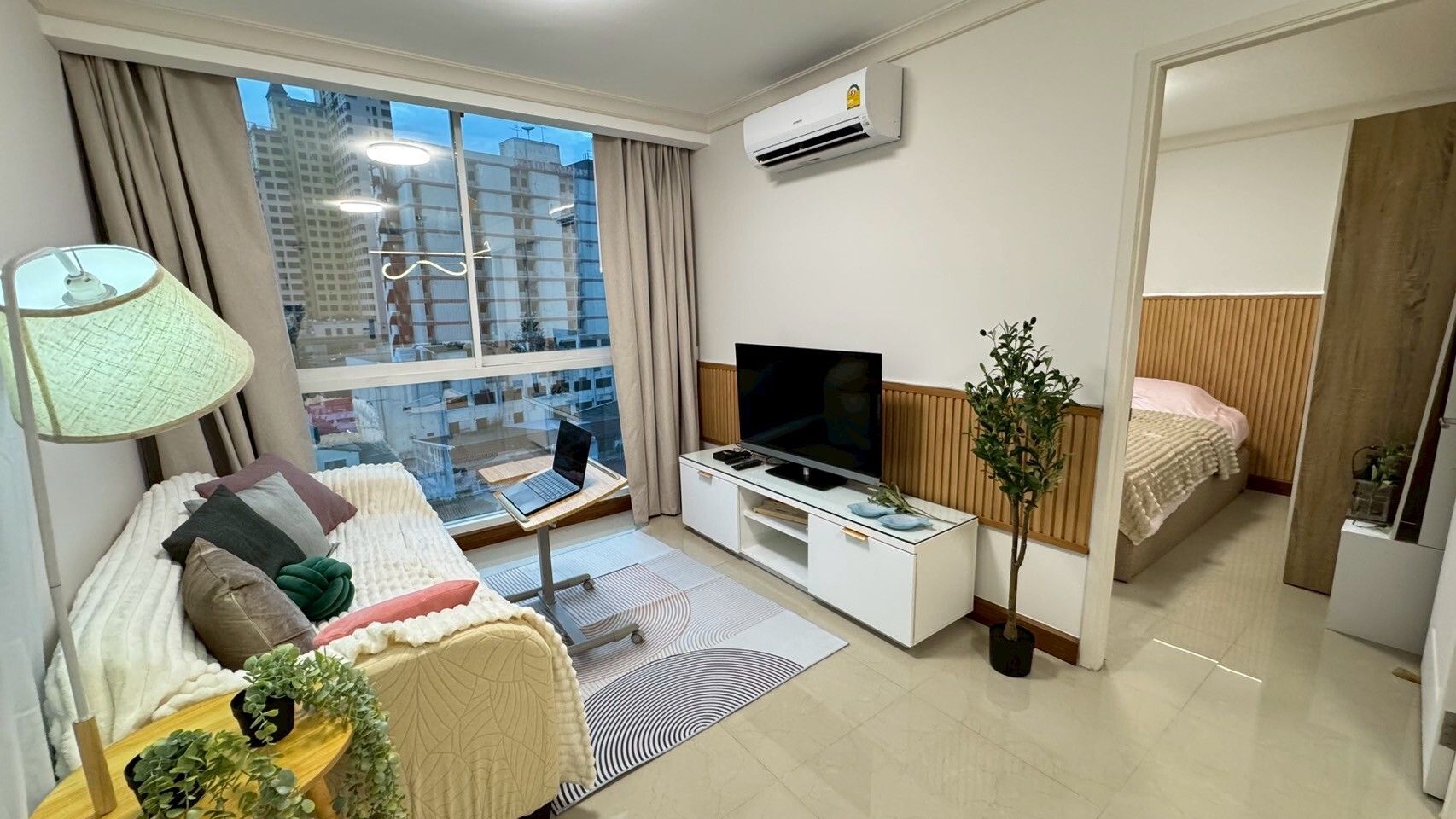 ขายคอนโดอารีย์ อนุสาวรีย์ : ขาย คอนโด 2 ห้องนอน ในโครงการ Chateau In Town Phaholyothin 11 U5613764