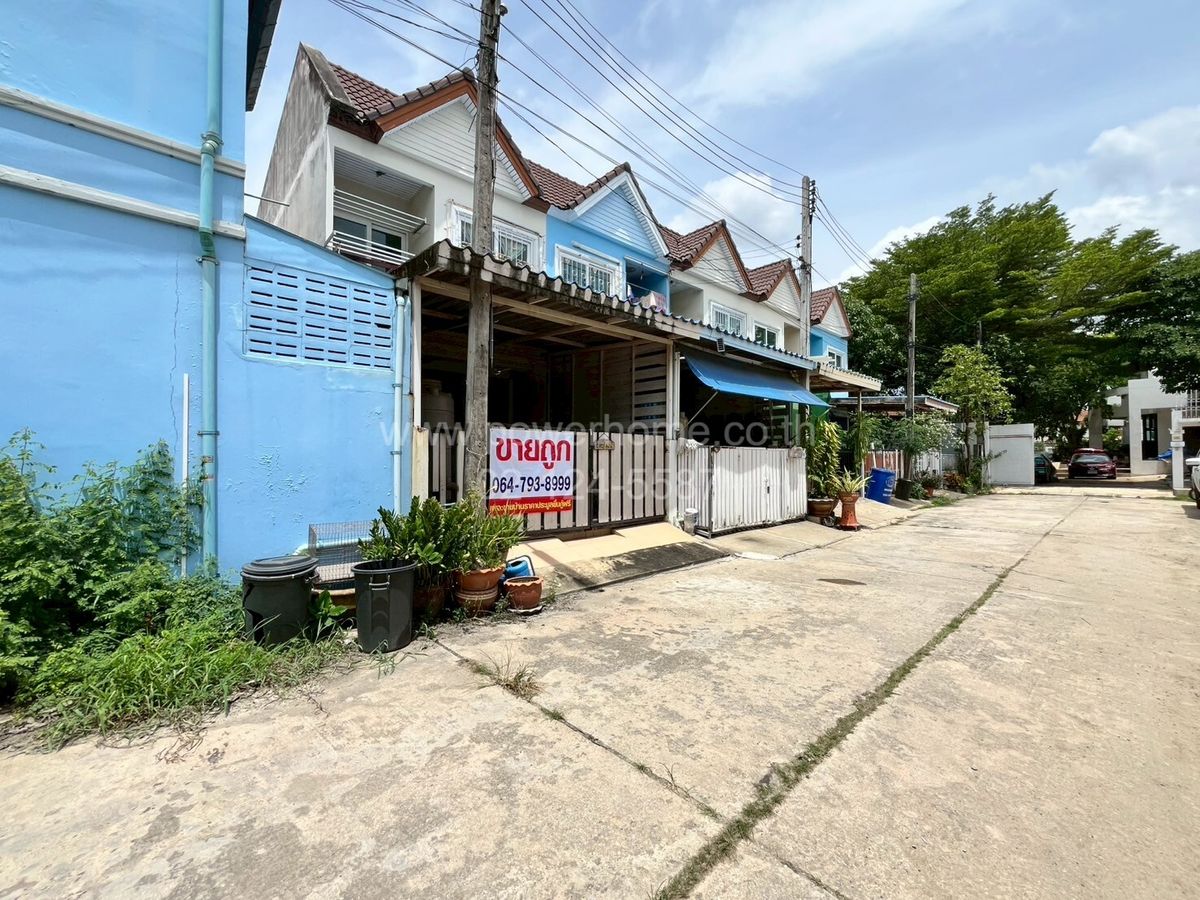 ขายทาวน์โฮมปทุมธานี รังสิต ธรรมศาสตร์ : บ้านริมน้ำ ( วัดนาวง ) ซอย 2 แยก 2/1 ใกล้วัดนาวง ถนนพหลโยธิน ต.หลักหก อ.เมืองปทุมธานี จ.ปทุมธานี