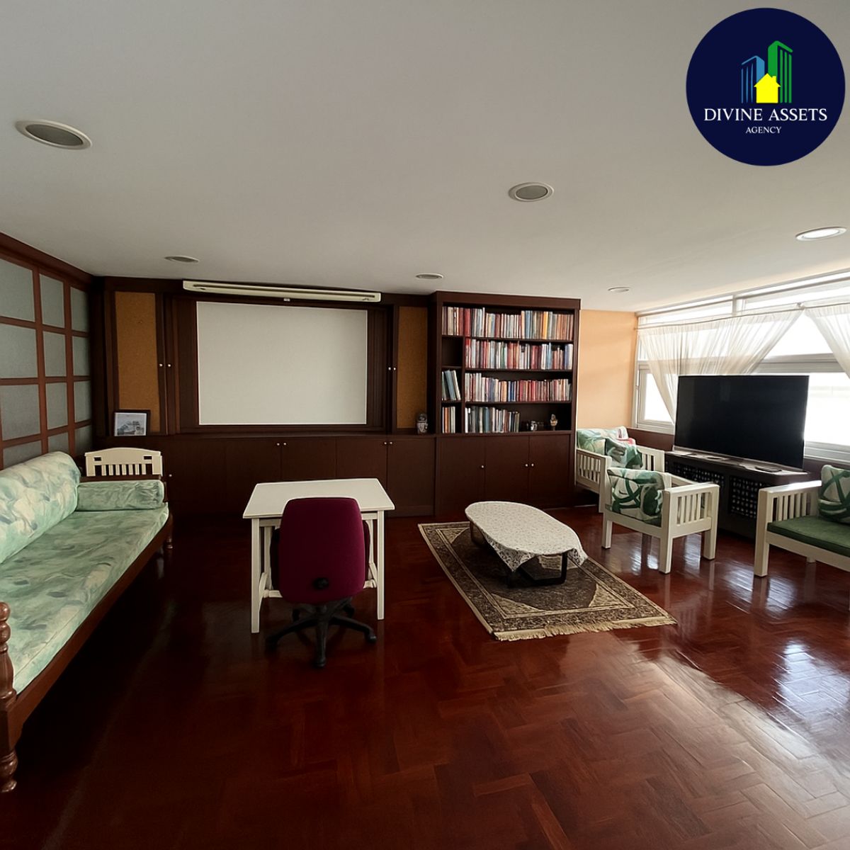 ขายทาวน์โฮมลาดพร้าว เซ็นทรัลลาดพร้าว : ขายทาว์นโฮมใกล้ห้าแยกลาดพร้าว 3 นอน 5 น้ำ ซ.ลาดพร้าว 5/1 ใกล้ Big C ลาดพร้าว