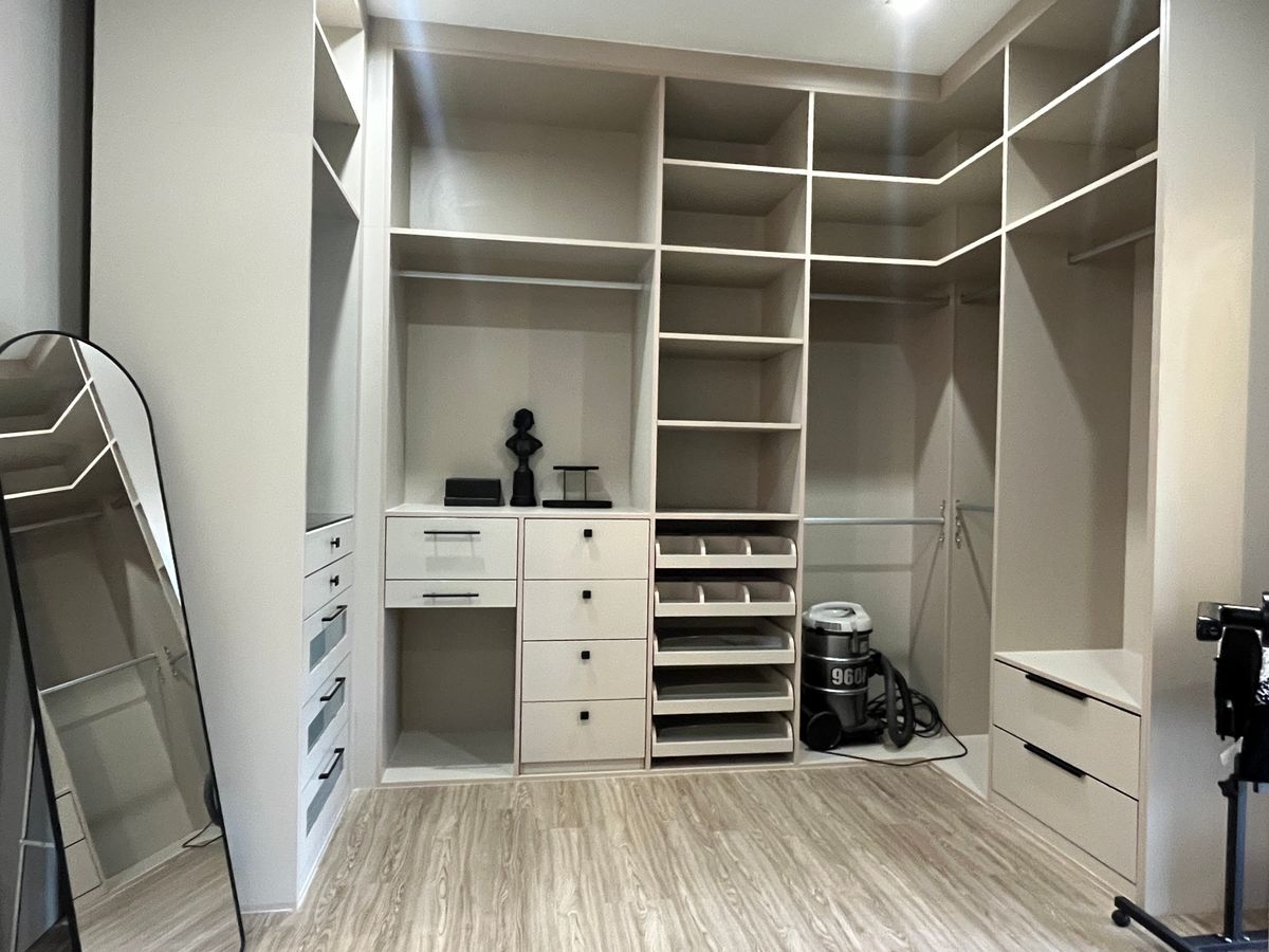 ให้เช่าทาวน์โฮมลาดพร้าว101 แฮปปี้แลนด์ : ✨ บ้านเดี่ยวหรู 4 ชั้น สไตล์โมเดิร์น เหมาะสำหรับครอบครัว หรือโฮมออฟฟิศ ตกแต่งครบ พร้อมอยู่ ใกล้ MRT ลาดพร้าว และเลียบด่วนรามอินทรา