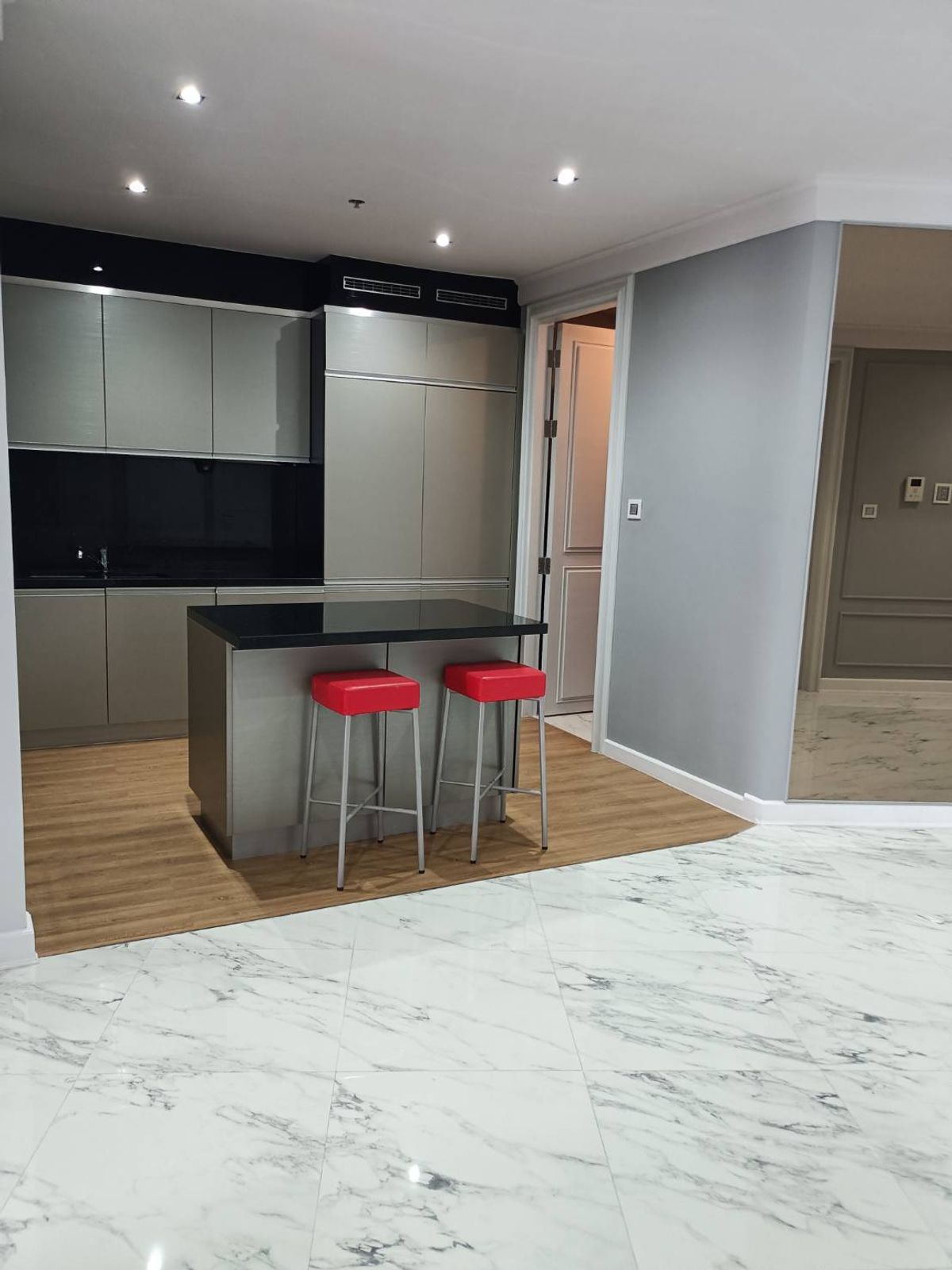 ขายคอนโดพัทยา บางแสน ชลบุรี สัตหีบ : for sale Condo The Cove pattaya  3 Bed 3 Bath 237 Sq.m  (S03-2058)