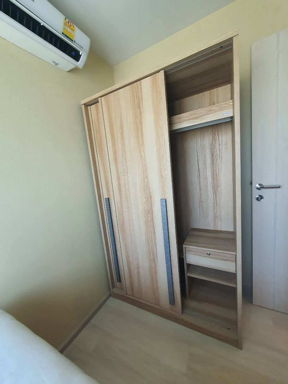 For SaleCondoWitthayu, Chidlom, Langsuan, Ploenchit : Near BTS Ploenchit, only 550 meters.