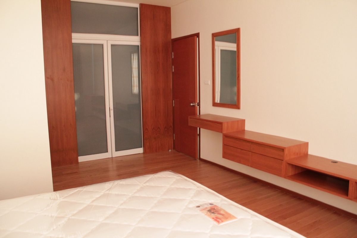 ให้เช่าคอนโดวงเวียนใหญ่ เจริญนคร : For Rent Condo Villa Sathorn fully furnished (S15-33729)