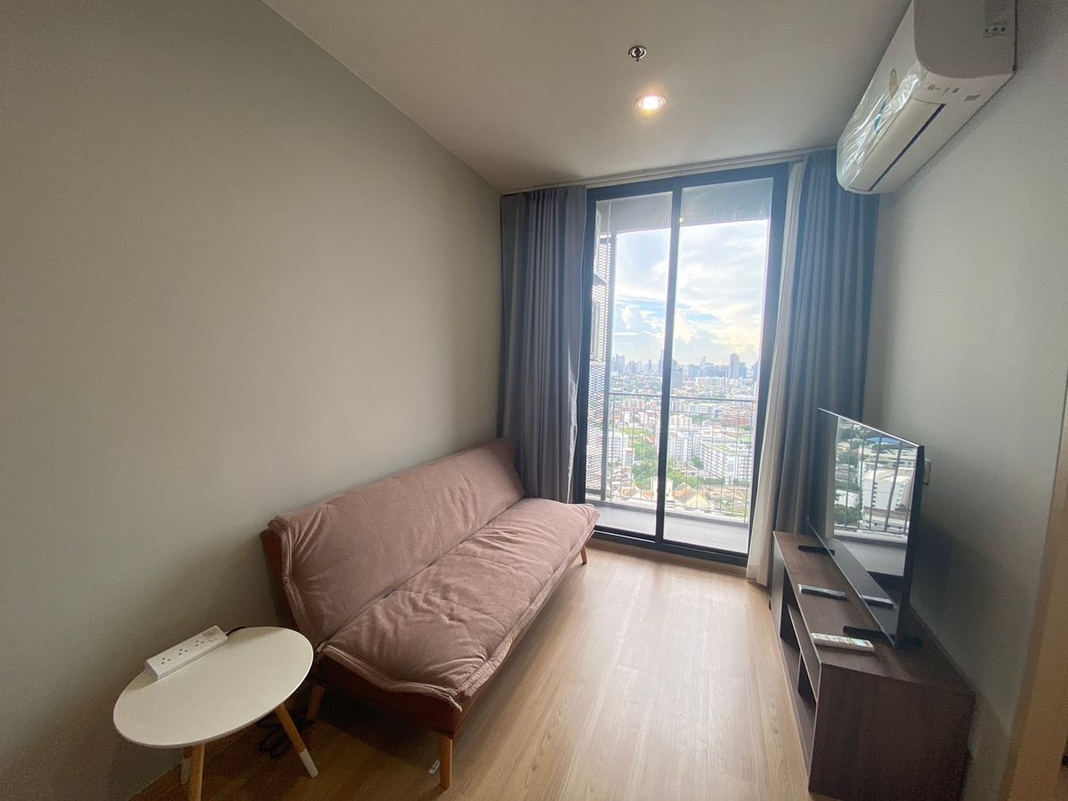 ให้เช่าคอนโดอ่อนนุช อุดมสุข : ✨ Live High in Style - 1BR ตกแต่งอย่างสมบูรณ์และน่าตื่นตาตื่นใจในเมืองตอนนี้เพียง 15,000 THB/เดือน (จาก 18,000)!