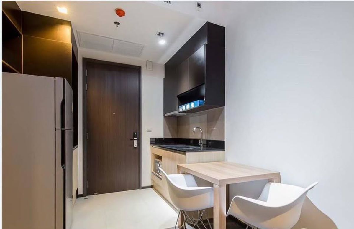 ให้เช่าคอนโดสุขุมวิท อโศก ทองหล่อ : คอนโด Edge Sukhumvit 23 เดินทางสะดวก ใกล้รถไฟฟ้าบีทีเอส มีรถรับส่ง ห้องสวย เฟอร์นิเจอร์ครบ พร้อมอยู่!