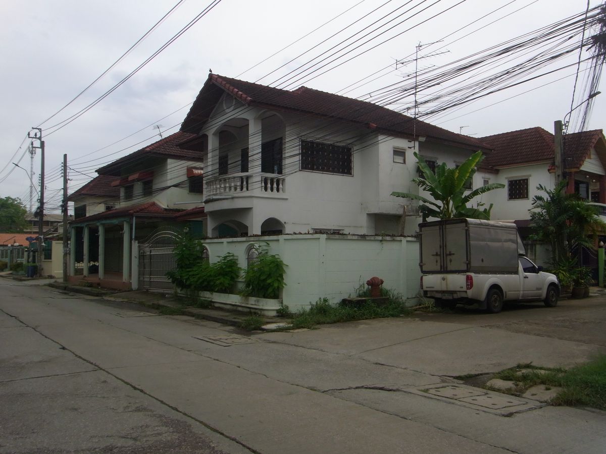 ขายบ้านบางแค เพชรเกษม : บ้าน  2  ชั้น หลังมุม  ถนนเมน โครงการเพชรสยาม3  บางบอน3 