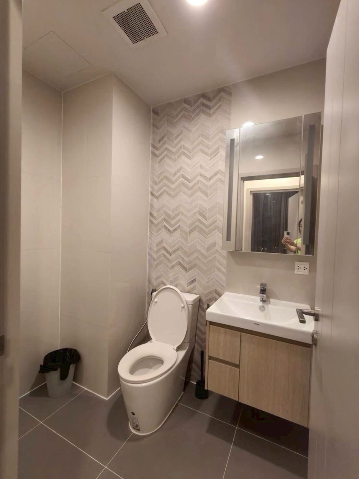 For RentCondoSukhumvit, Asoke, Thonglor : For RENT OKA HAUS2 BED 2 Bath (Bathtub) 50SQ.mfurnished 40,000/M.Contact: 0646428664 phat