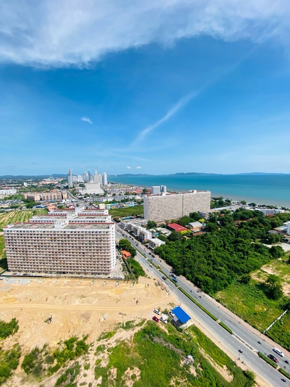 ขายคอนโดพัทยา บางแสน ชลบุรี สัตหีบ : เดอะแกรนด์เอดี จอมเทียน บีช พัทยา ขายเพียง 1.45 ล้าน คอนโดวิวทะเล 