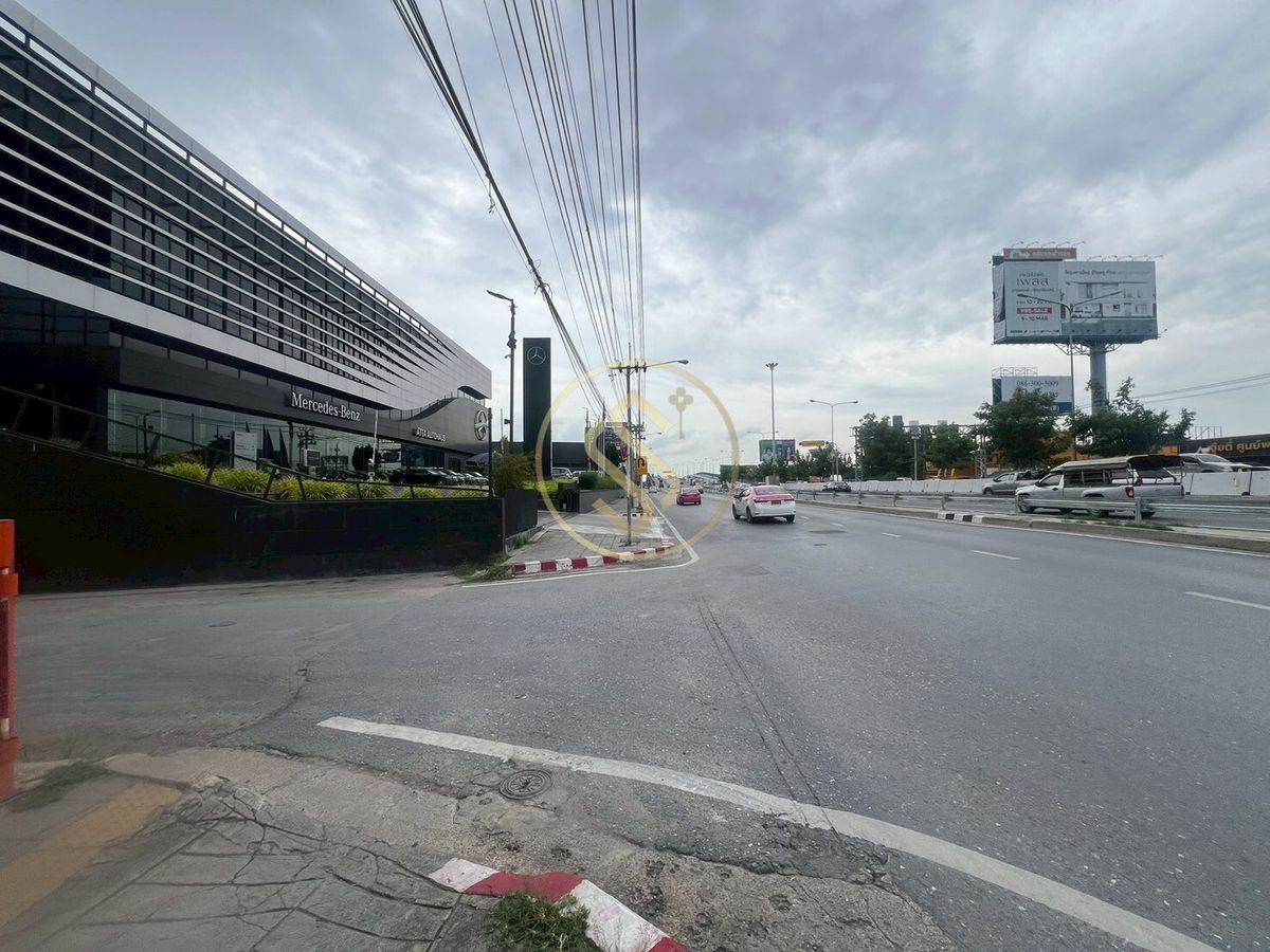 ขายที่ดินพระราม 5 ราชพฤกษ์ บางกรวย : ขายด่วน ! ที่ดินเปล่าทำเลทอง บนถนนราชพฤกษ์ ขนาด  2 ไร่ 84 ตารางวา อยู่ติดกับ ATTA Autohaus , แบงค์ค็อก คิดส์ สาขาราชพฤกษ์