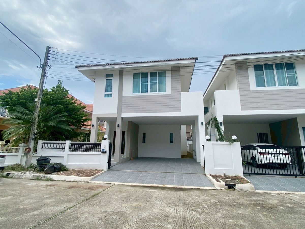 For RentHouseChiang Mai : House in the project For rent 45,000 baht per month, near Gatsa, only 10 minutes. No.14H955