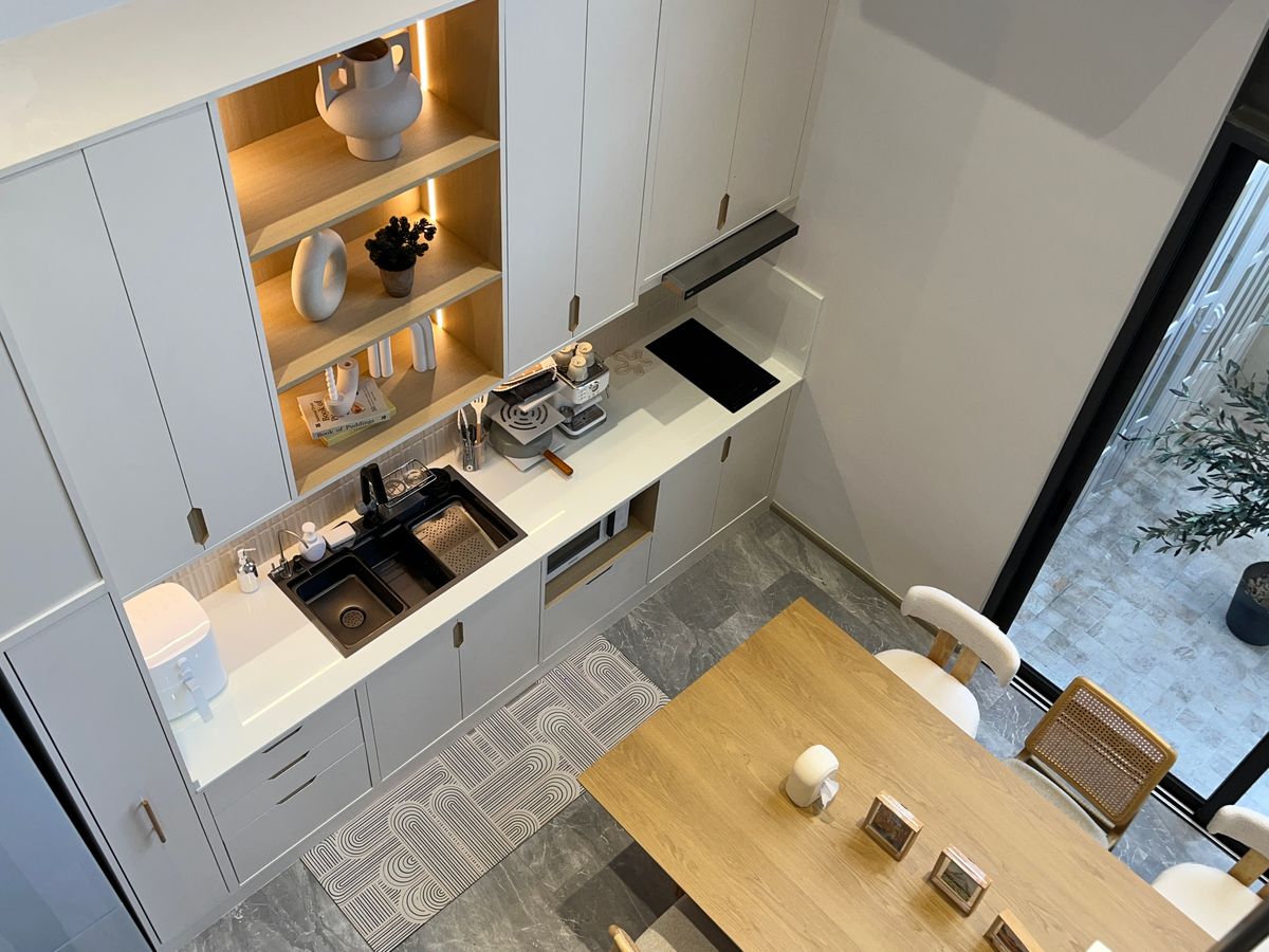 ให้เช่าทาวน์โฮมลาดพร้าว101 แฮปปี้แลนด์ : ✨ บ้านเดี่ยวหรู 4 ชั้น สไตล์โมเดิร์น เหมาะสำหรับครอบครัว หรือโฮมออฟฟิศ ตกแต่งครบ พร้อมอยู่ ใกล้ MRT ลาดพร้าว และเลียบด่วนรามอินทรา