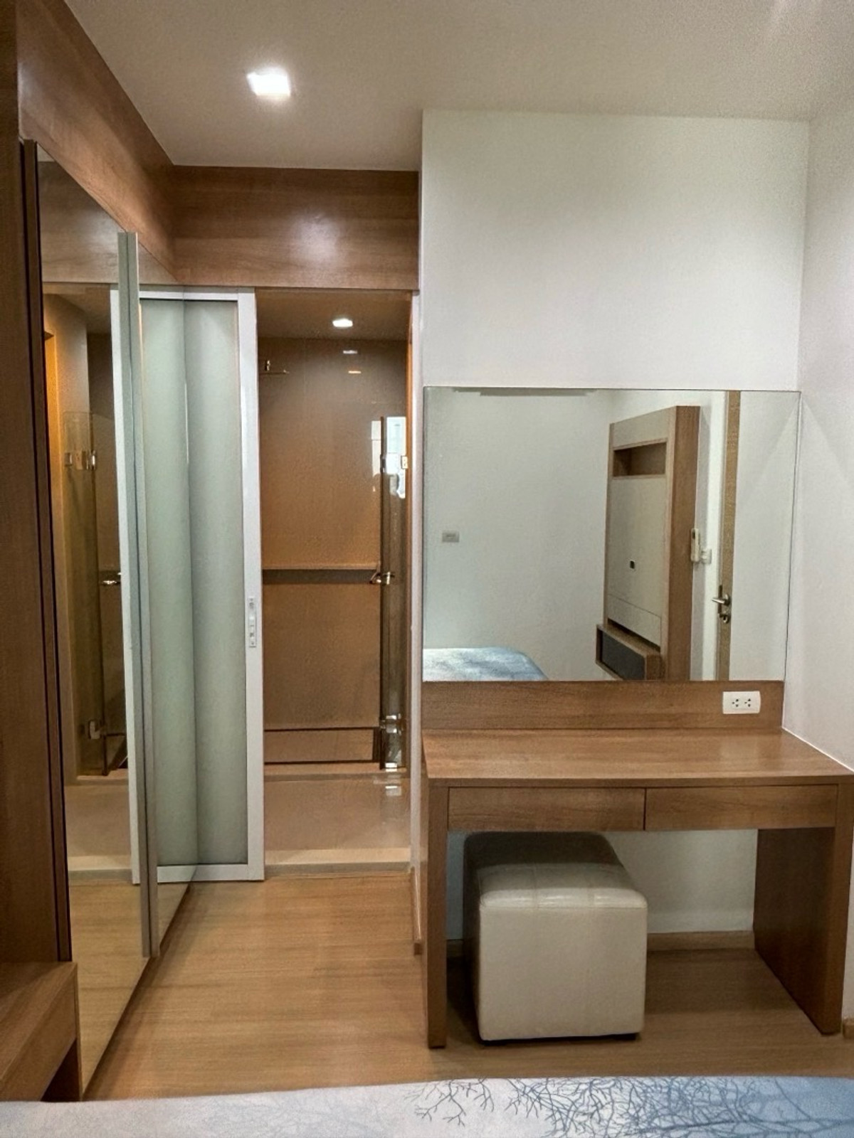 For RentCondoOnnut, Udomsuk : 🔥✨ Beautiful room, new Renovate, the whole room is like a new project. Good price, very good value 😎💓✨