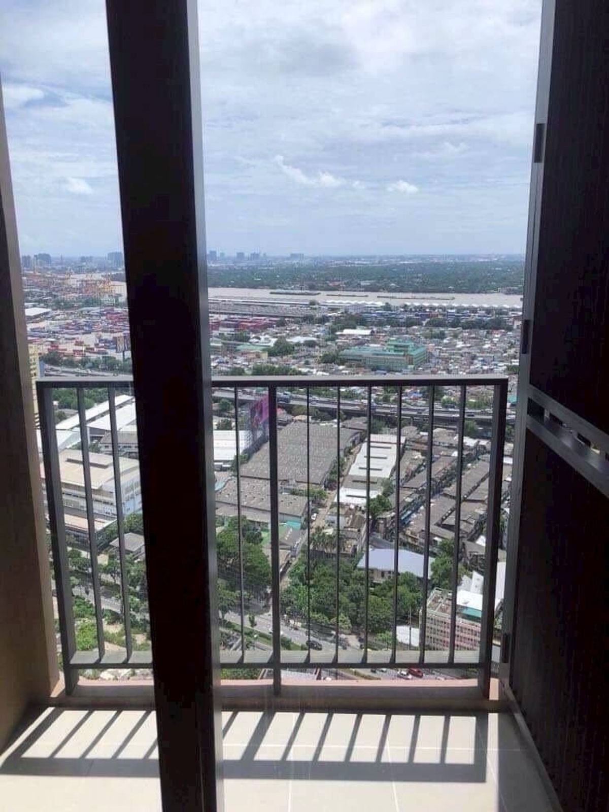 For RentCondoSukhumvit, Asoke, Thonglor : For RENT OKA HAUS2 BED 2 Bath (Bathtub) 50SQ.mfurnished 40,000/M.Contact: 0646428664 phat