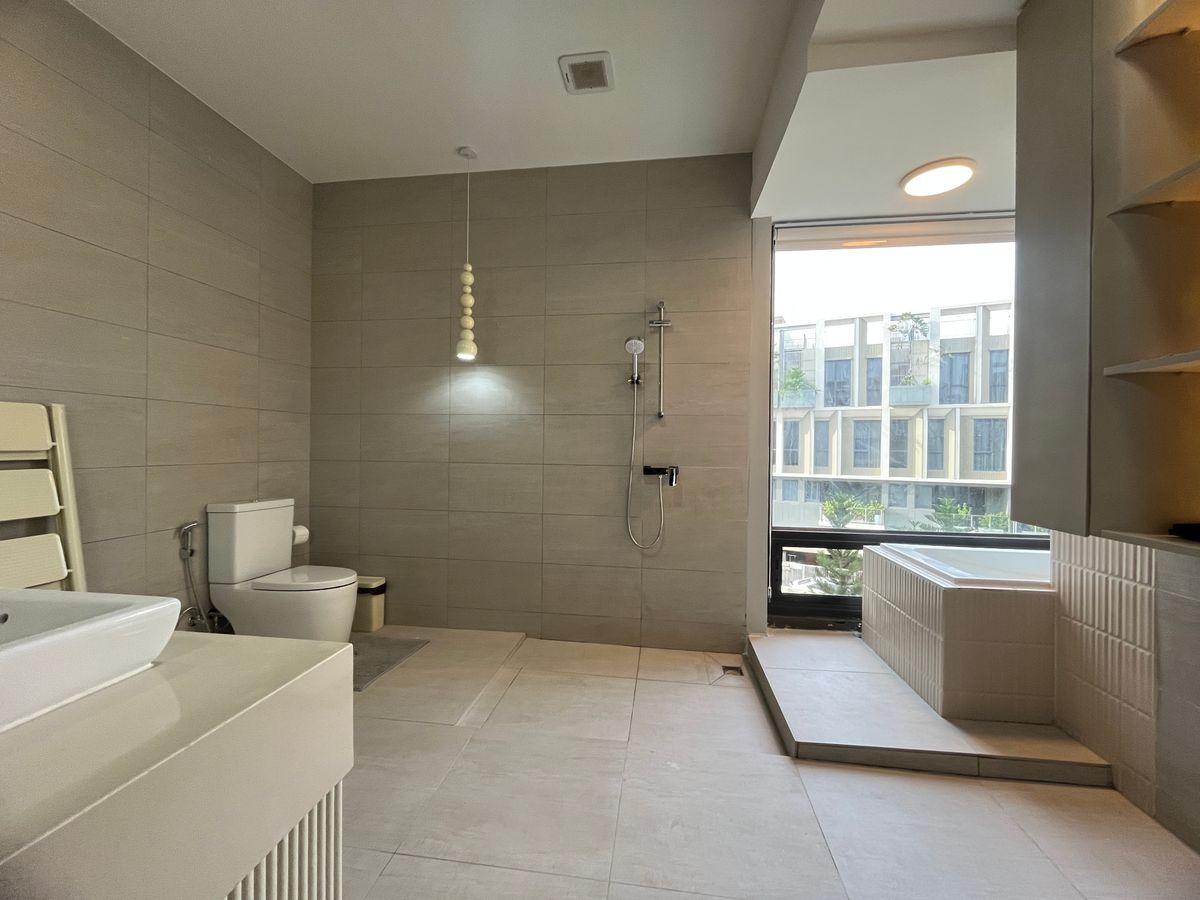 ให้เช่าทาวน์โฮมลาดพร้าว101 แฮปปี้แลนด์ : ✨ บ้านเดี่ยวหรู 4 ชั้น สไตล์โมเดิร์น เหมาะสำหรับครอบครัว หรือโฮมออฟฟิศ ตกแต่งครบ พร้อมอยู่ ใกล้ MRT ลาดพร้าว และเลียบด่วนรามอินทรา