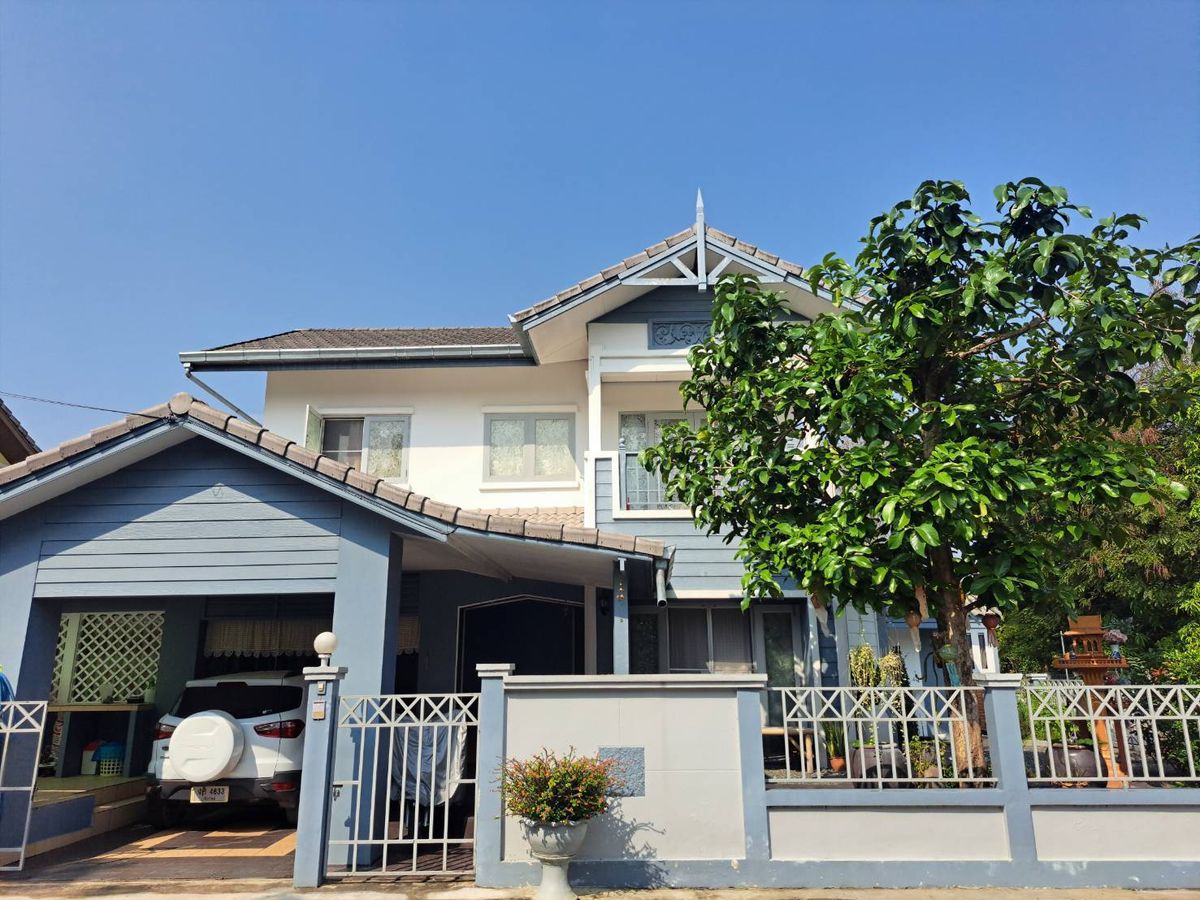 For SaleWarehouseChiang Mai : Beautiful detached house, 4 bedrooms, 2 water, special price 2,950,000 baht, near Sent Facebook, Chiang Mai