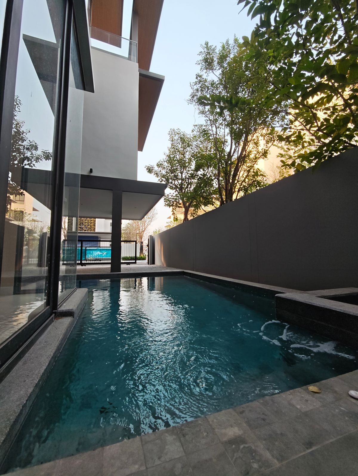 ขายบ้านพระราม 9 เพชรบุรีตัดใหม่ RCA :  Luxury Villa for Sale at Artale Asoke - Rama 9