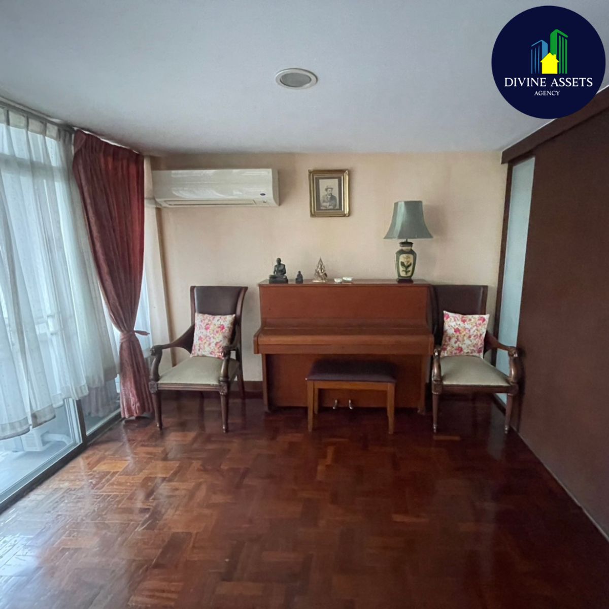 ขายทาวน์โฮมลาดพร้าว เซ็นทรัลลาดพร้าว : ขายทาว์นโฮมใกล้ห้าแยกลาดพร้าว 3 นอน 5 น้ำ ซ.ลาดพร้าว 5/1 ใกล้ Big C ลาดพร้าว