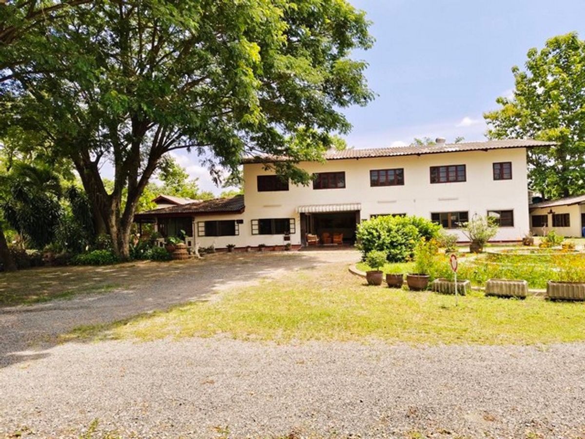 For SaleLandChiang Mai : [Sell] Land with 3 Rai Building | Sankampang Chiang Mai | Office+Showroom | Near Golf Course | 33 million