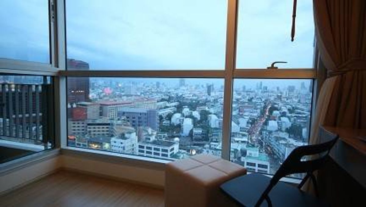 For RentCondoRatchadapisek, Huaikwang, Suttisan : ✅Corner Unit at RHYTHM Ratchada-Huaikhwang | High Floor with Stunning View | Just 30m to MRT