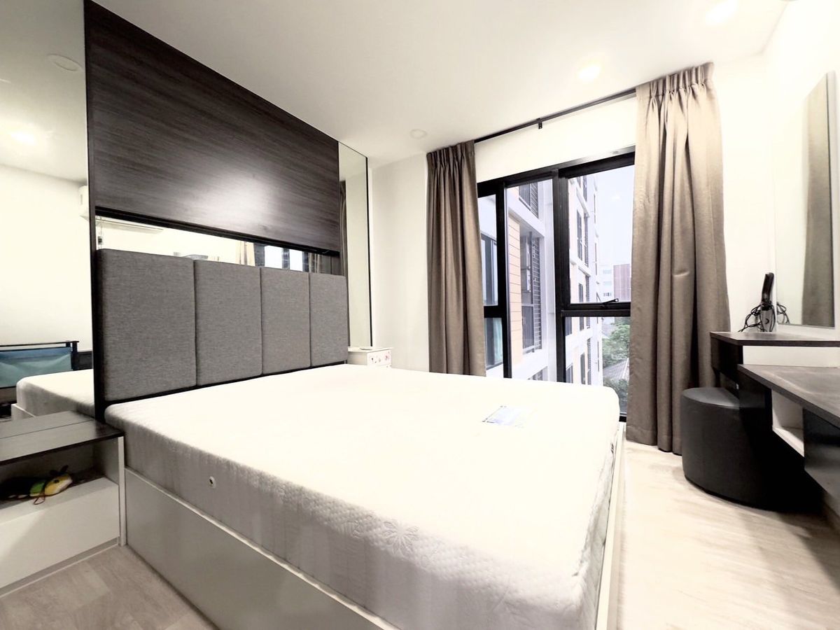 ขายคอนโดรัชดา ห้วยขวาง : ขายคอนโด D MARK condo สุทธิสาร ห้องใหม่บิ้วอินสวย พร้อมเฟอร์ อยู่ได้เลย (S4927)