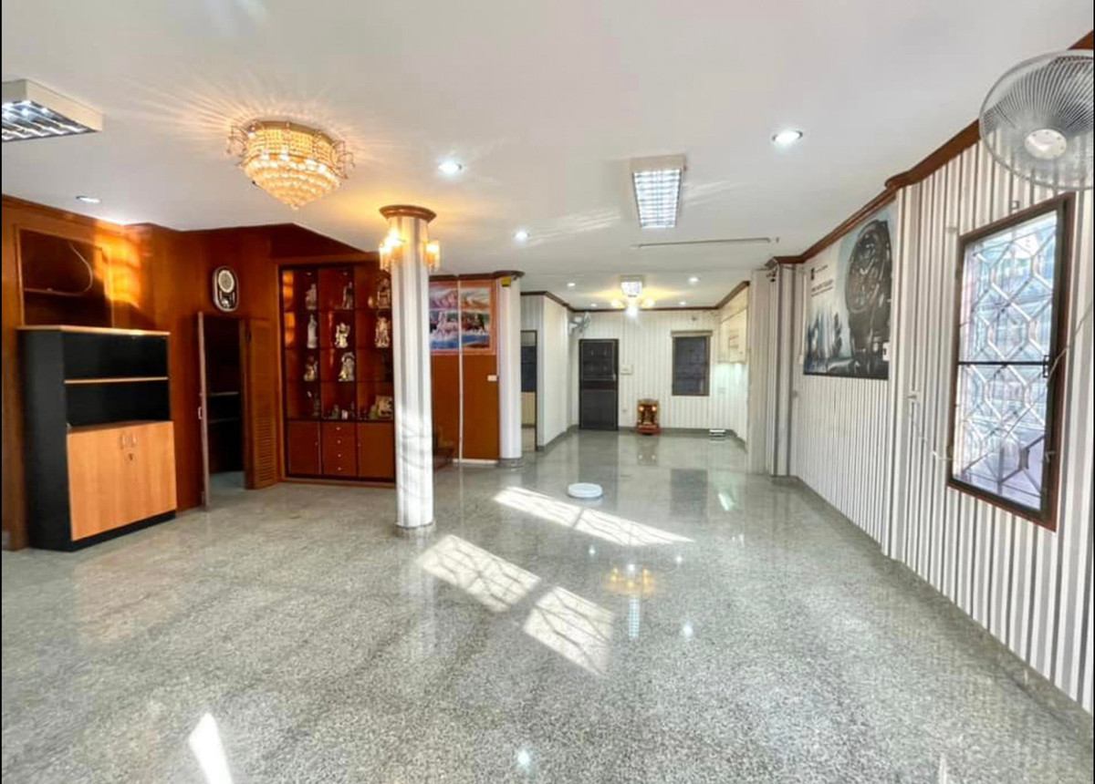 ให้เช่าบ้านนนทบุรี บางใหญ่ บางบัวทอง : บ้านเดี่ยว รีโนเวทใหม่ 3ห้องนอน 2ห้องน้ำ ใกล้แม็คโคร สาขาบางบัวทอง ถนนบางกรวย-ไทรน้อย