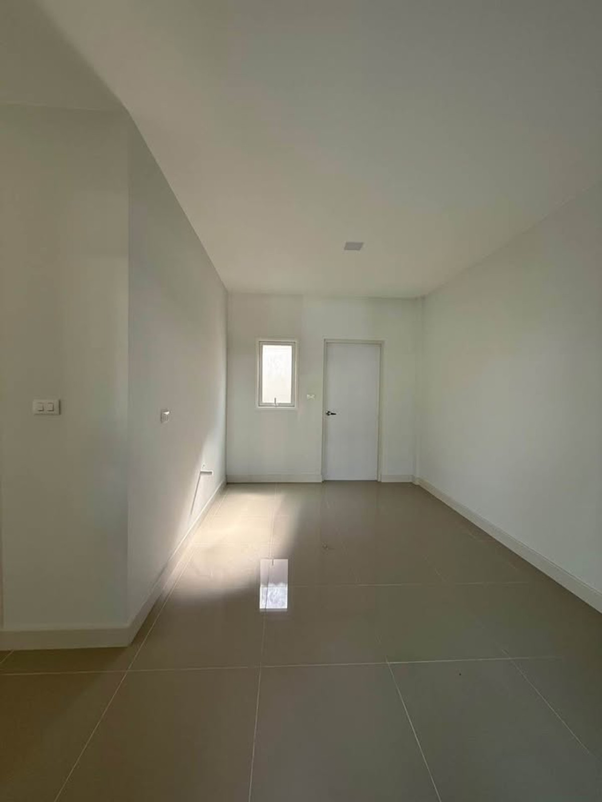 ให้เช่าทาวน์โฮมนนทบุรี บางใหญ่ บางบัวทอง : บ้านเปล่า หลังมุม ขับรถ 5นาที ถึงเซนทรัล เวสเกต เลี้ยงสัตว์ได้