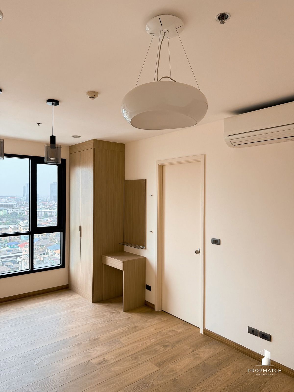For SaleCondoWongwianyai, Charoennakor : ✨Flash Deal ✨Fuse Sathorn - Taksin (Studio1Bed 1Bath 28.89SQM.) Ready! Only 2,500,000 baht Tel.0981315848 @propmatch