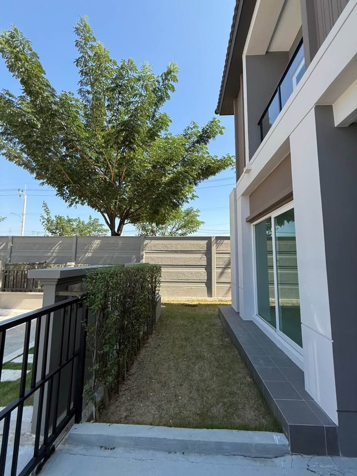 ให้เช่าทาวน์โฮมนนทบุรี บางใหญ่ บางบัวทอง : บ้านเปล่า หลังมุม ขับรถ 5นาที ถึงเซนทรัล เวสเกต เลี้ยงสัตว์ได้