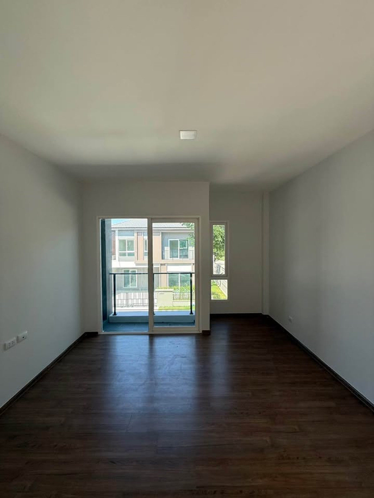 ให้เช่าทาวน์โฮมนนทบุรี บางใหญ่ บางบัวทอง : บ้านเปล่า หลังมุม ขับรถ 5นาที ถึงเซนทรัล เวสเกต เลี้ยงสัตว์ได้