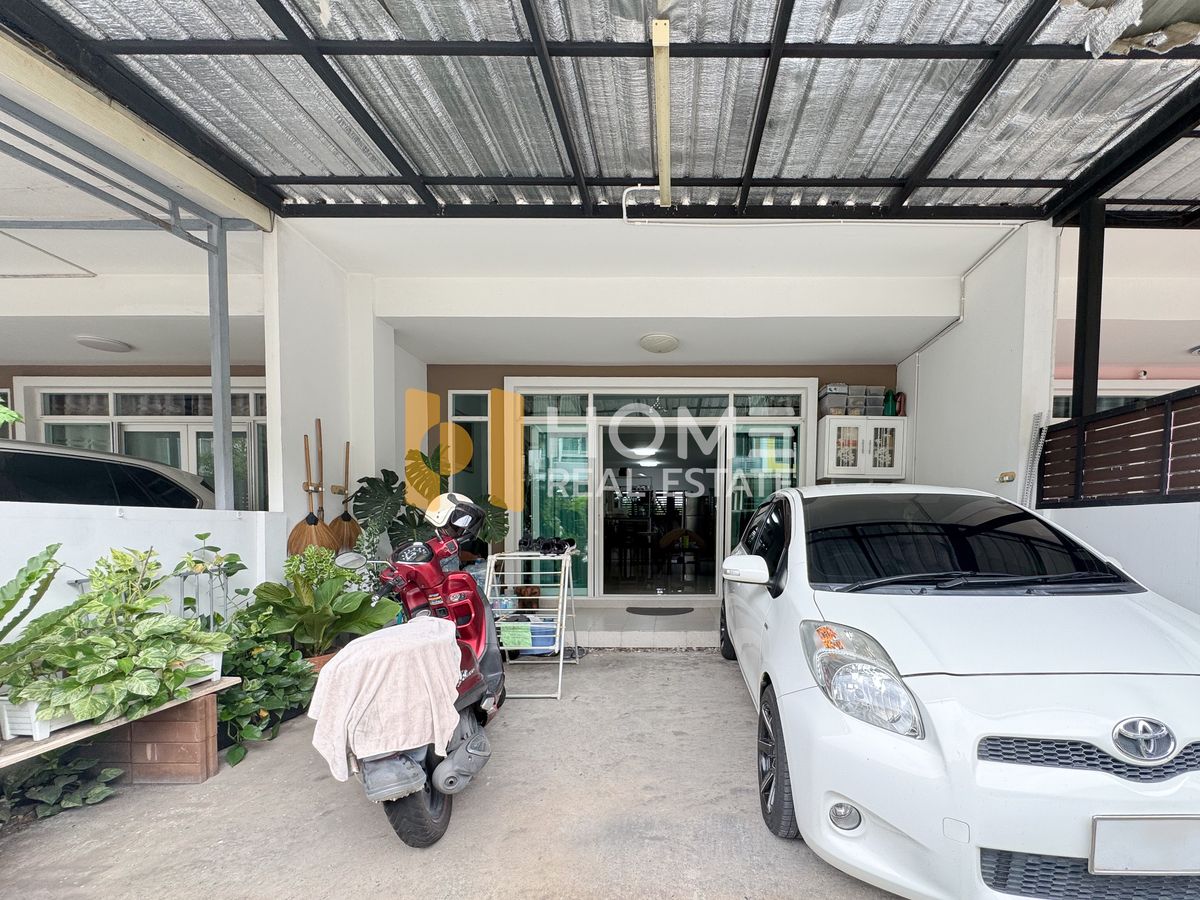 ขายทาวน์โฮมพัฒนาการ ศรีนครินทร์ : เดอ สยาม สวนหลวง ร.9 / 3 ห้องนอน (ขาย), De Siam Suanluang Rama 9 / 3 Bedrooms (FOR SALE) FON034