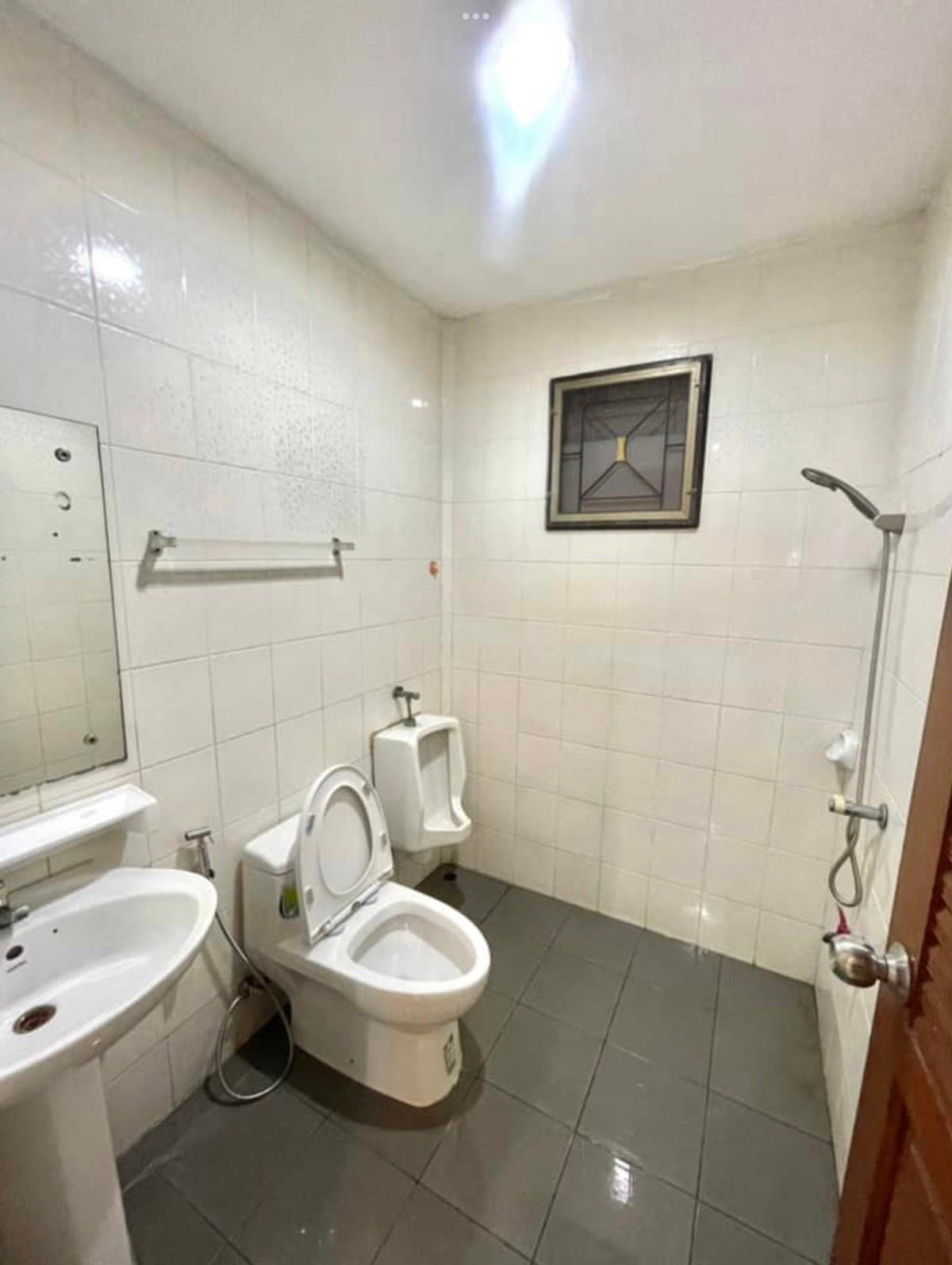 ให้เช่าบ้านนนทบุรี บางใหญ่ บางบัวทอง : บ้านเดี่ยว รีโนเวทใหม่ 3ห้องนอน 2ห้องน้ำ ใกล้แม็คโคร สาขาบางบัวทอง ถนนบางกรวย-ไทรน้อย