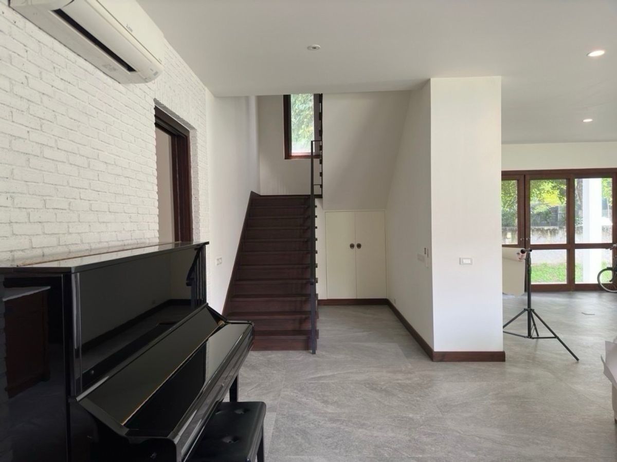 ขายบ้านวิภาวดี ดอนเมือง หลักสี่ : 📢👇บ้านย่านแจ้งวัฒนะ ในพื้นที่ใหญ่เกือบไร่ ใช้ไม้สักทั้งหลัง ไม่เคยพักอาศัย ใกล้จุดขึ้นลงทางด่วน 