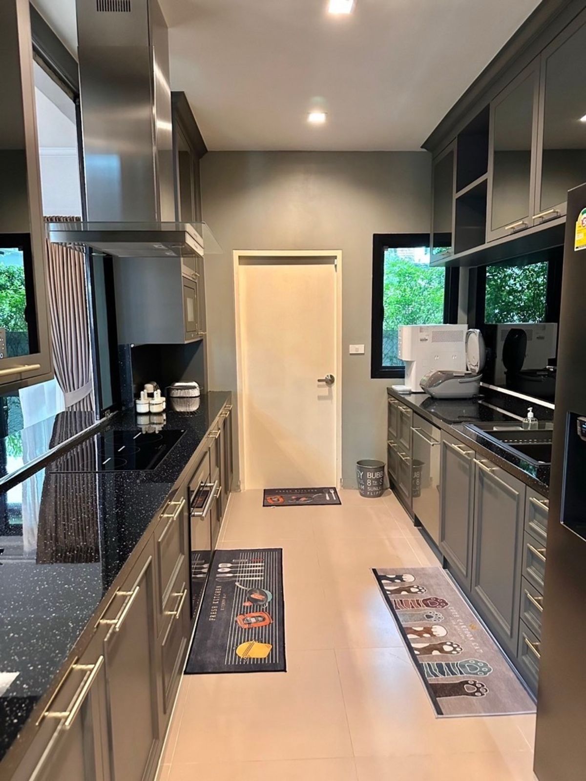 ขายบ้านลาดกระบัง สุวรรณภูมิ : 📢👇 ขายพร้อมผู้เช่า ถึงมีนาคม 2026 ที่ Supalai Essence สวนหลวง บ้านตกแต่งสวย เฟอร์นิเจอร์ครบ เดินทางสะดวกหลายเส้นทาง ใกล้โรงเรียนนานาชาติหลายแห่ง