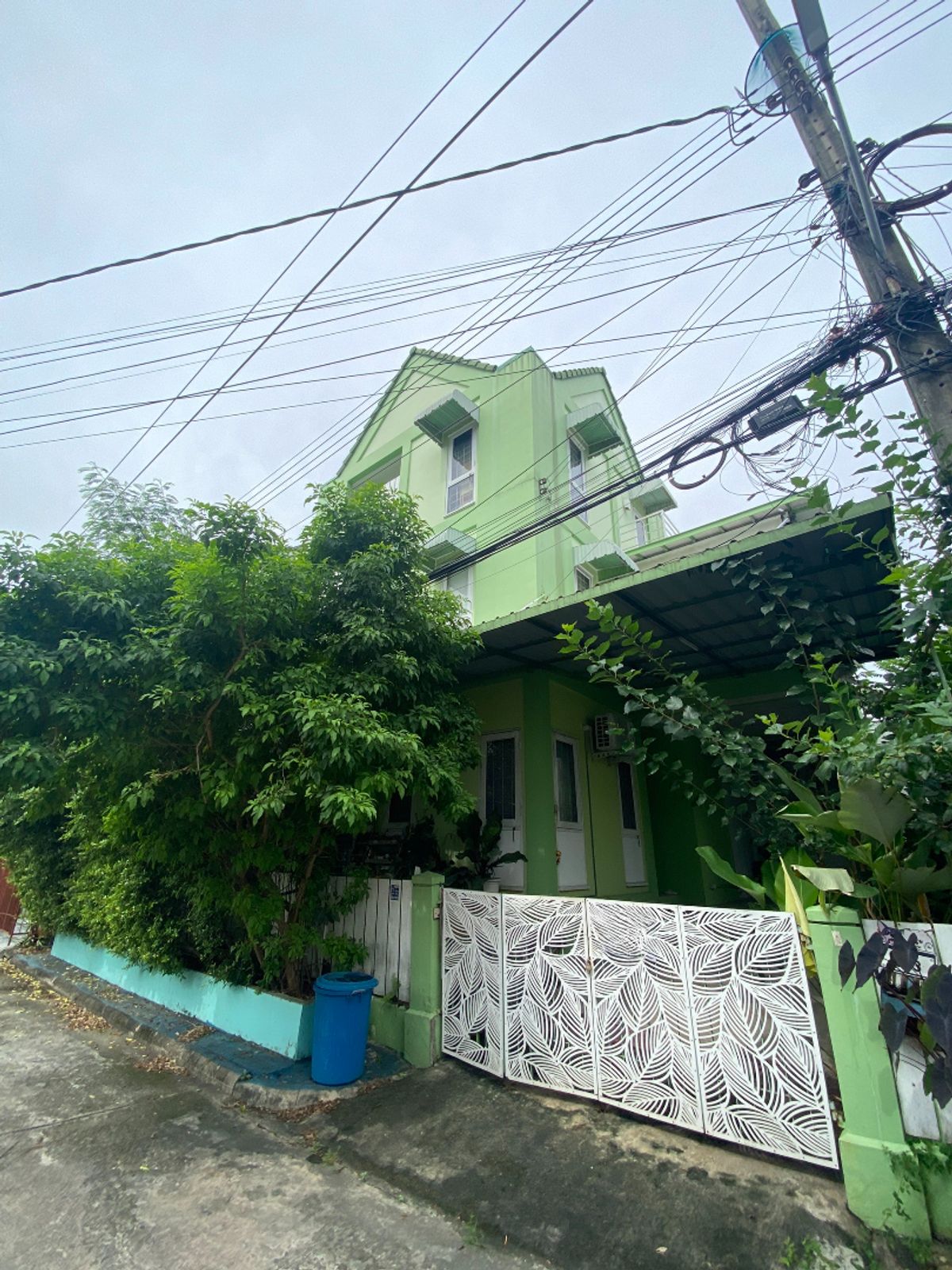 ให้เช่าบ้านลาดกระบัง สุวรรณภูมิ : 🏡 ให้เช่าบ้านเดี่ยว "หมู่บ้านแสงอรุณ" @ เฉลิมพระเกียรติ รัชกาลที่ 9 ซอย.28 เข้า-ออกได้หลายทาง เดินทางสะดวก 🏡