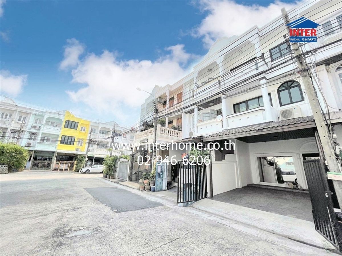 ขายทาวน์โฮมเกษตรศาสตร์ รัชโยธิน : หมู่บ้านซื่อตรงเสนา ถ.พหลโยธิน เขตจตุจักร กรุงเทพมหานคร
ใกล้มหาวิทยาลัยเกษตรศาสตร์ ใกล้เมเจอร์รัชโยธิน ใกล้เซ็นทรัลลาดพร้าว