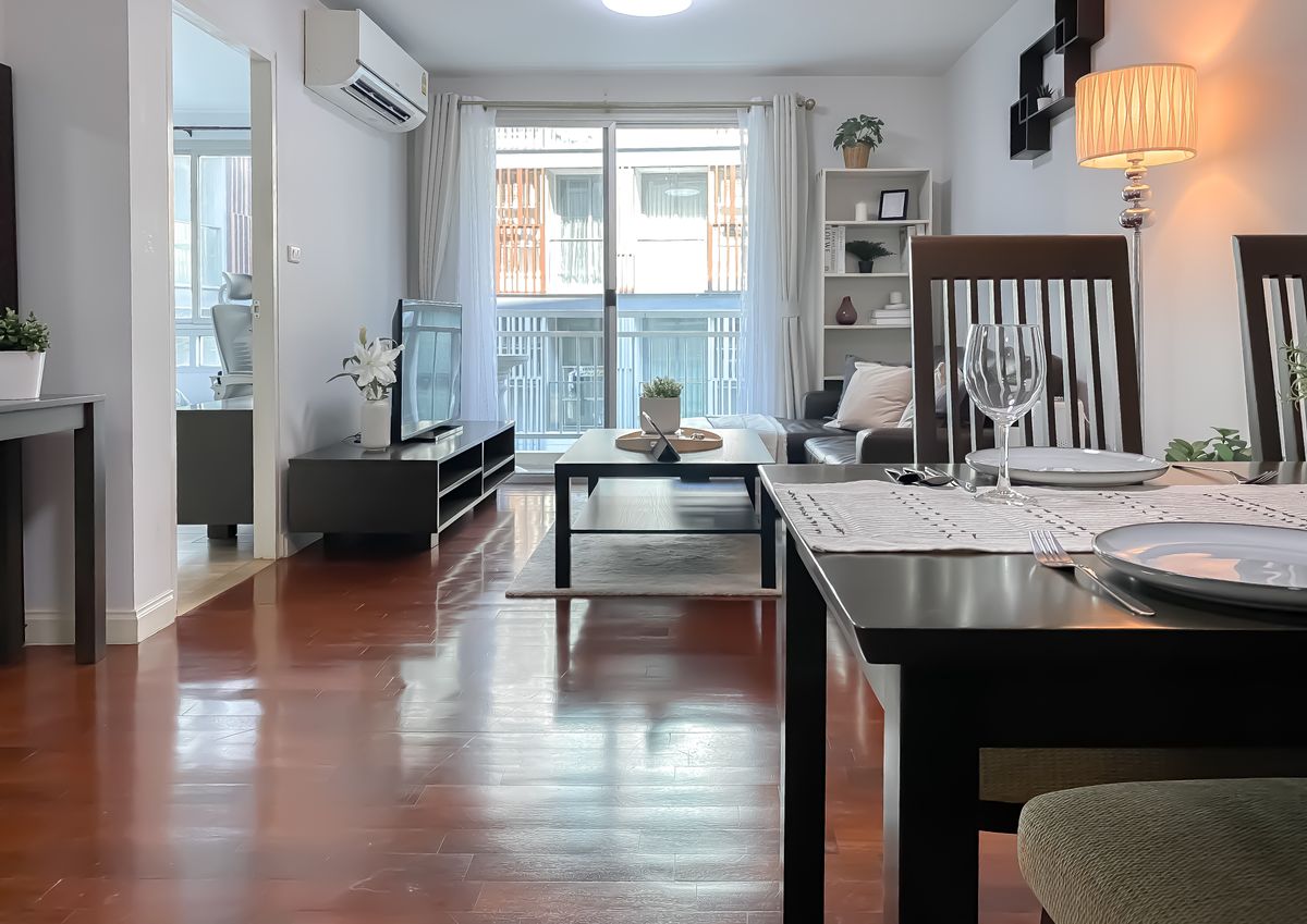 ให้เช่าคอนโดสุขุมวิท อโศก ทองหล่อ : 🏙️ 49Plus | Short-Term Rental | บริการครบครัน 🛏️ | ขนาด 53 ตร.ม. | @BTS Thong Lo🚆✨