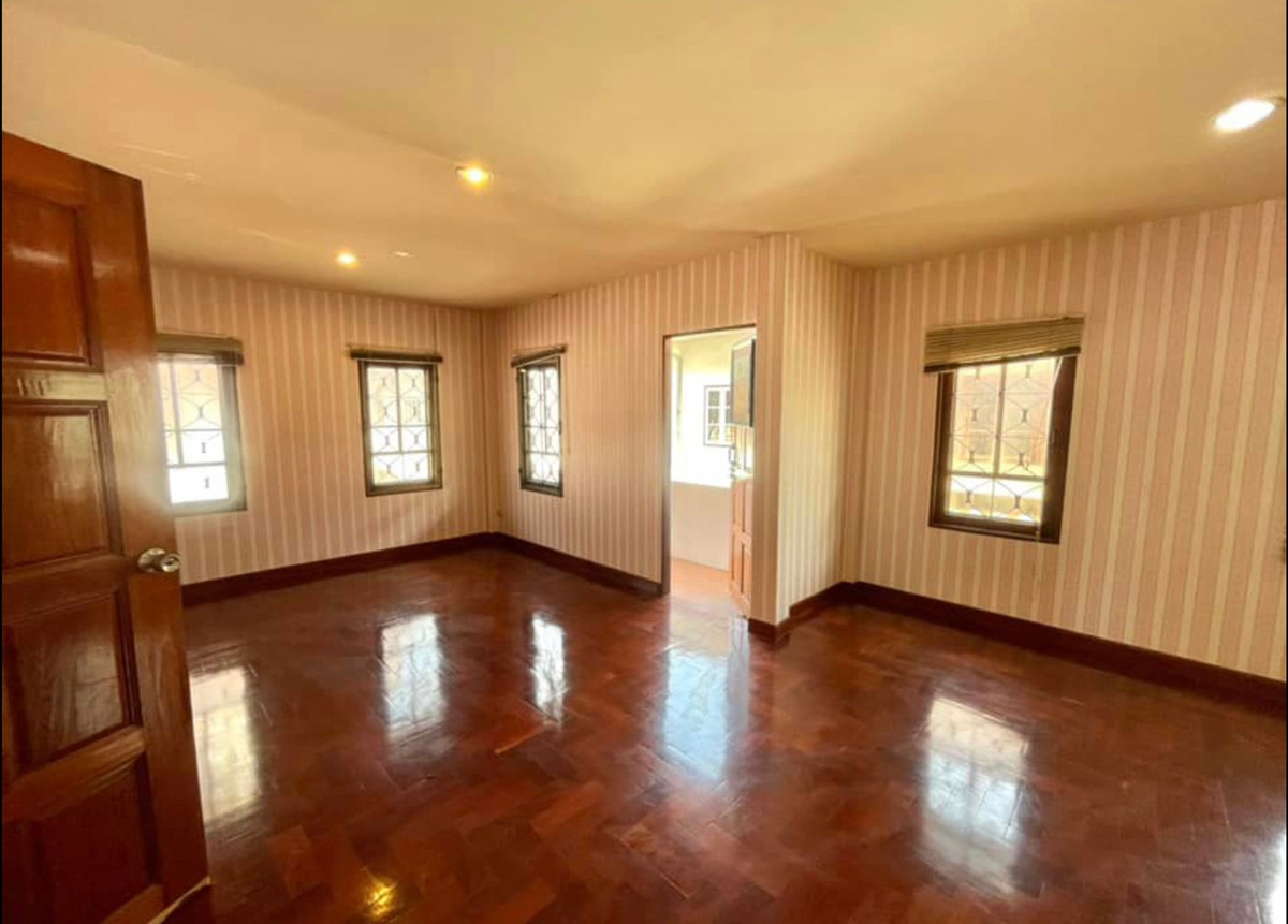 ให้เช่าบ้านนนทบุรี บางใหญ่ บางบัวทอง : บ้านเดี่ยว รีโนเวทใหม่ 3ห้องนอน 2ห้องน้ำ ใกล้แม็คโคร สาขาบางบัวทอง ถนนบางกรวย-ไทรน้อย